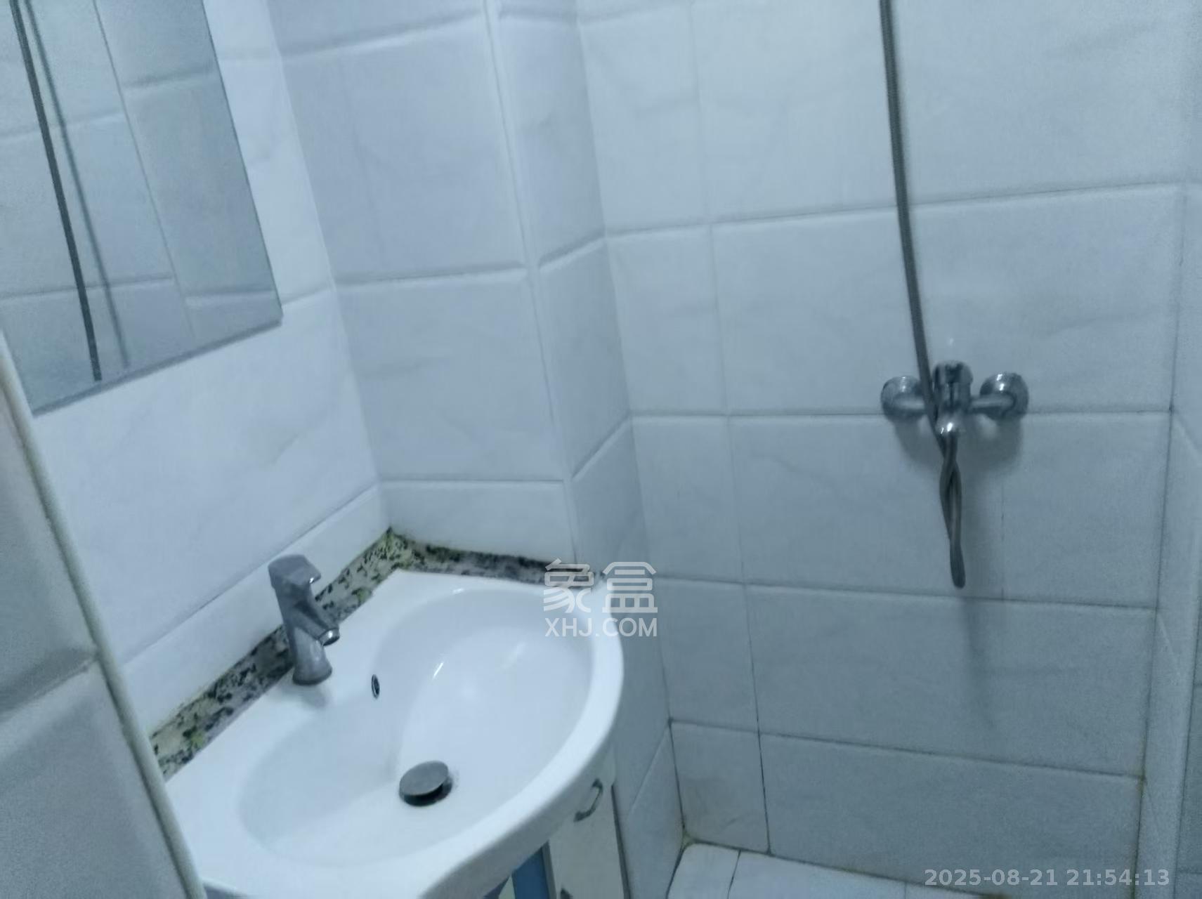 保利麓谷林语I区  1室1厅1卫    1100.0元/月 保利麓谷林语I区  1室1厅1卫    1100.0元/月室内图