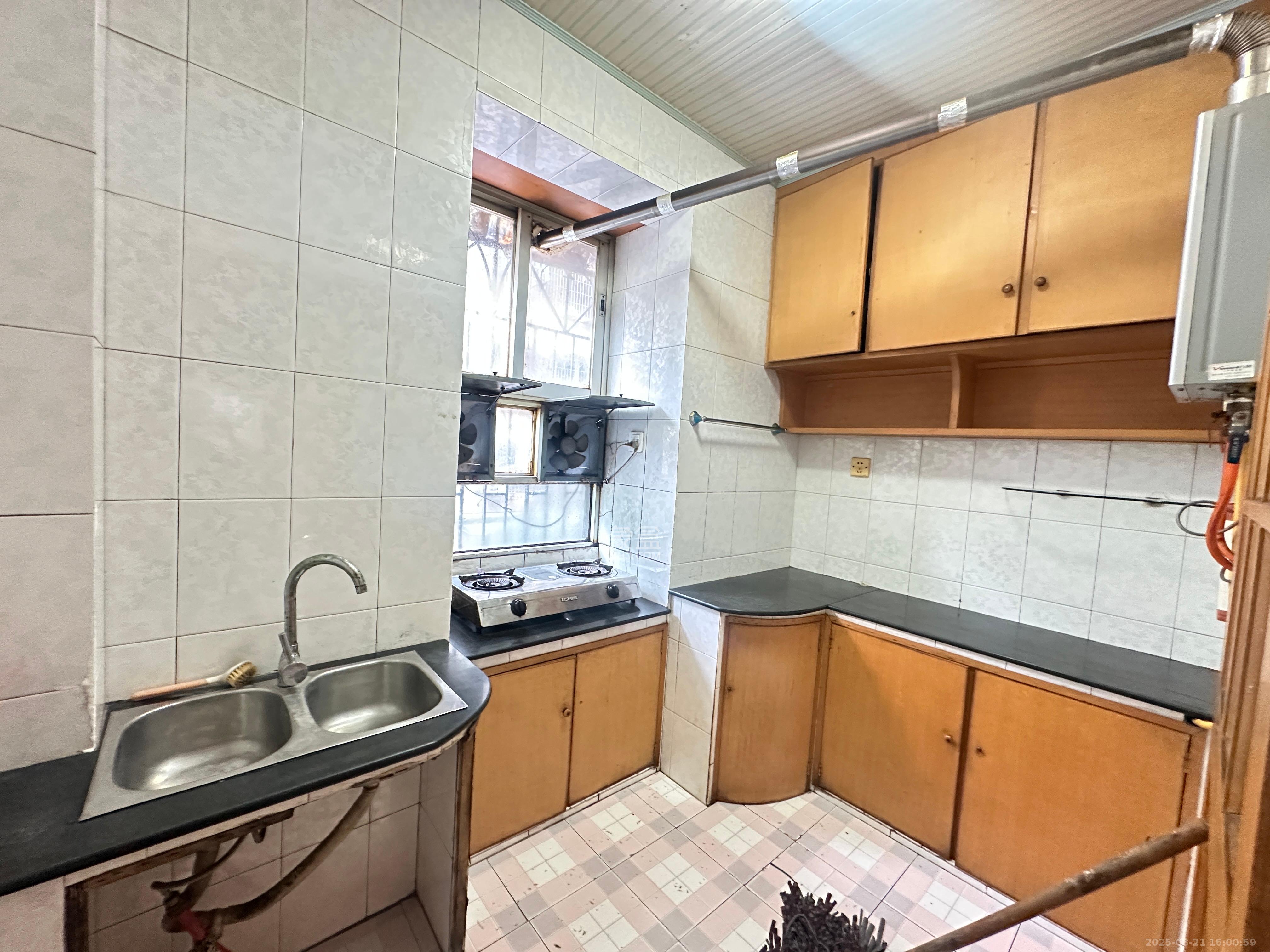 杨家山武警宿舍  3室2厅1卫    1800.0元/月 杨家山武警宿舍  3室2厅1卫    1800.0元/月室内图