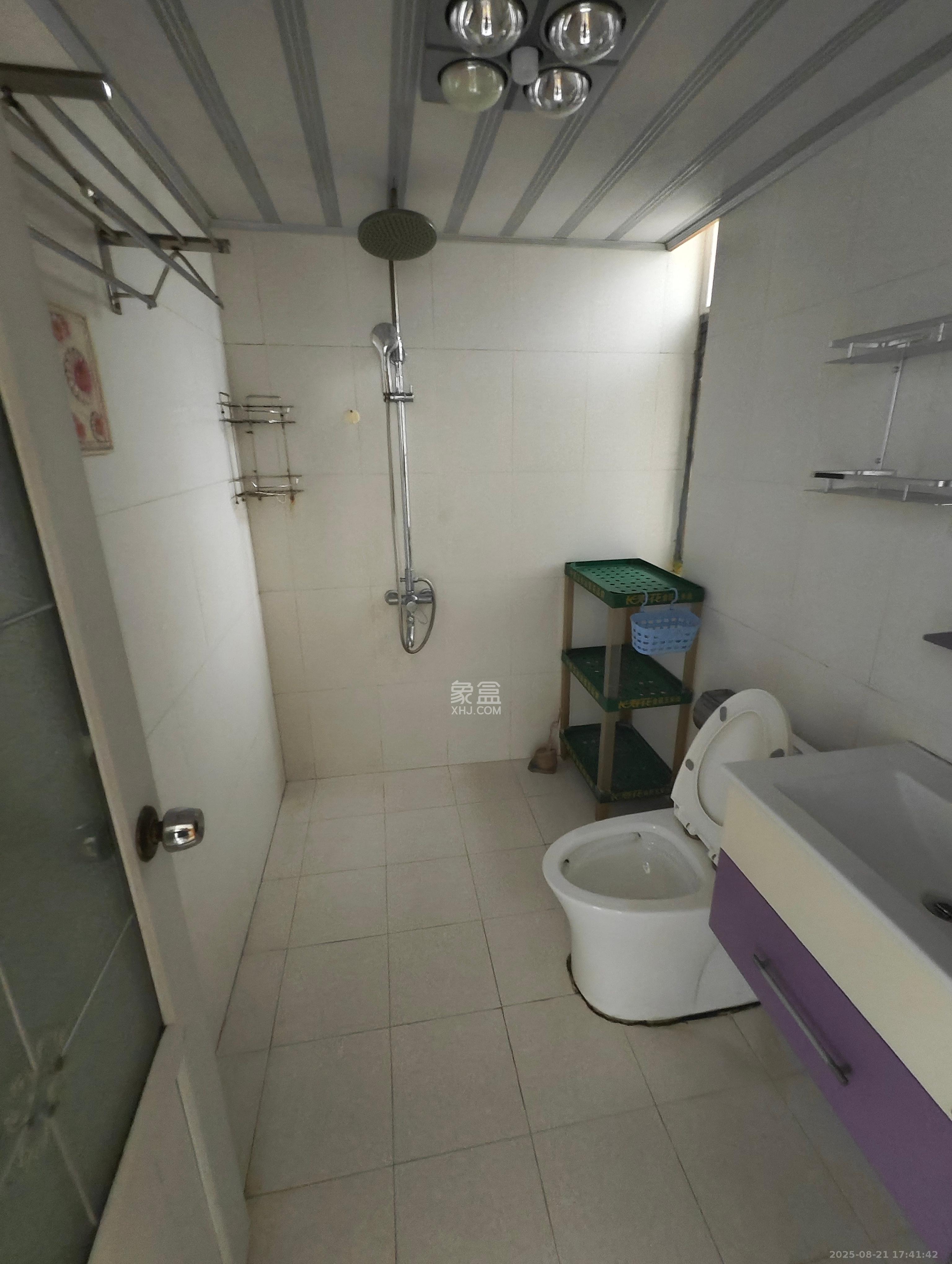 咸嘉新村悦峰园 3室2厅2卫 2200.0元/月 咸嘉新村悦峰园 3室2厅2卫 2200.0元/月室内图