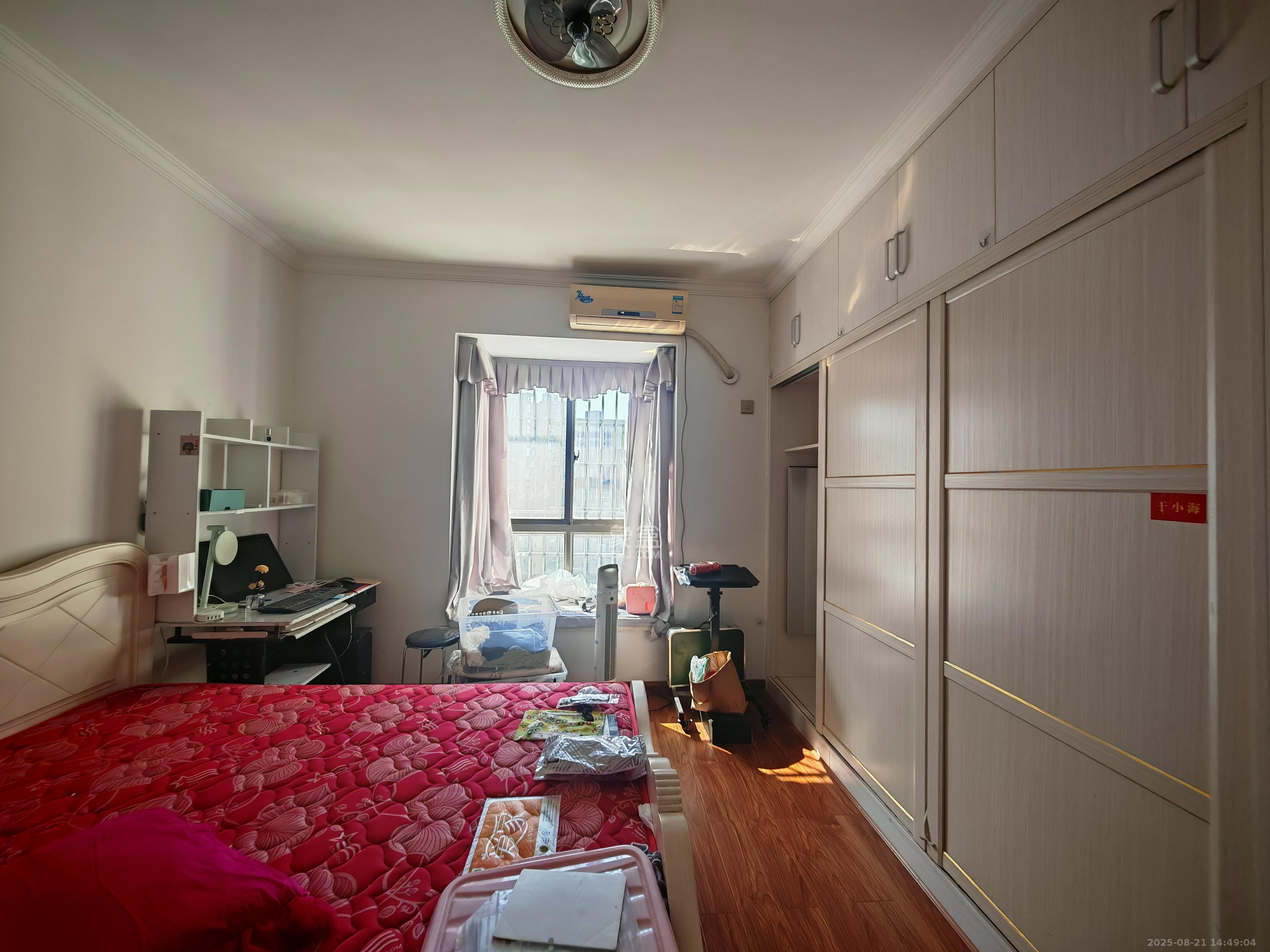 阳光晶城 4室2厅2卫 2400.0元/月 阳光晶城 4室2厅2卫 2400.0元/月室内图