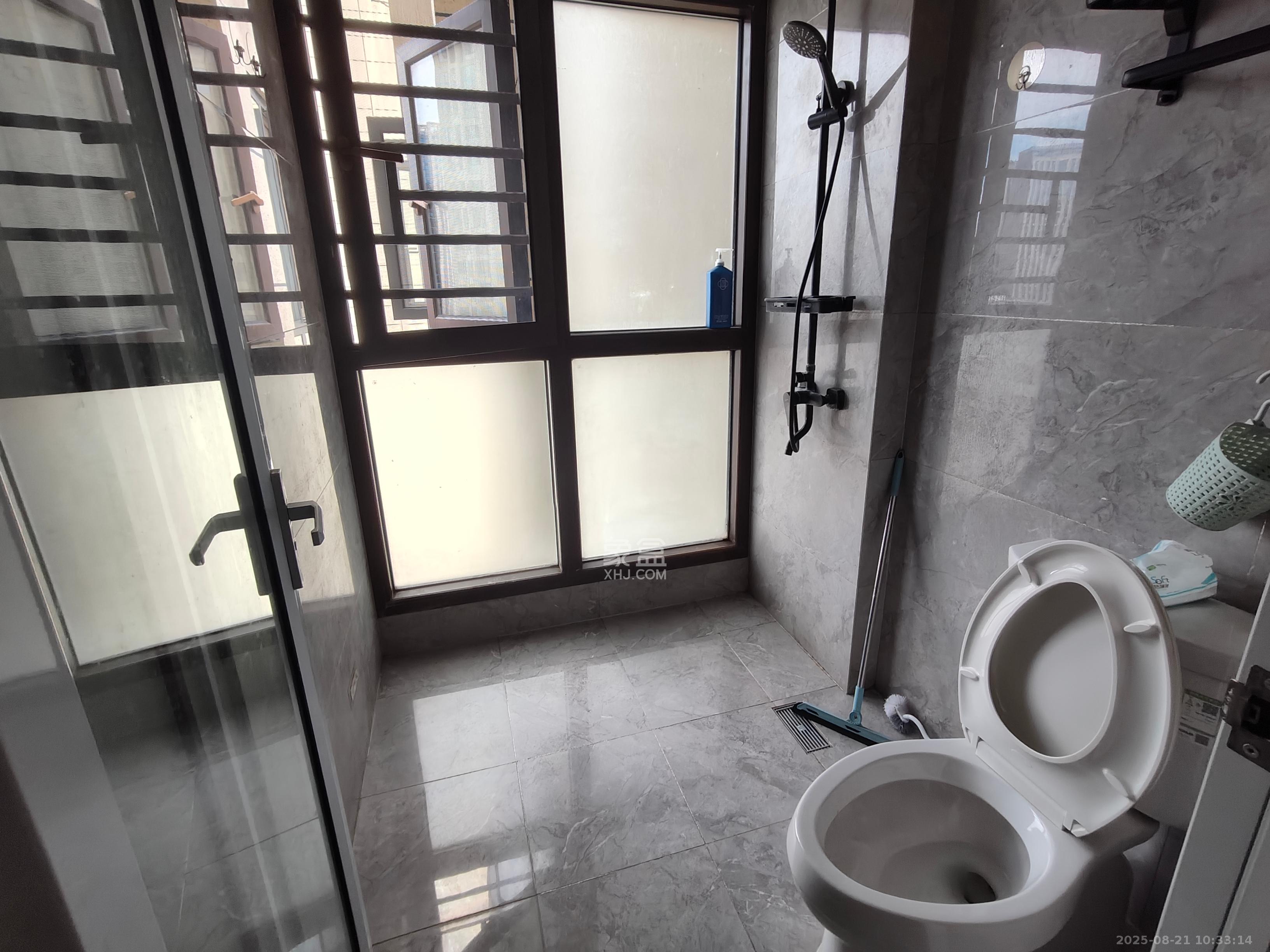 明发阅江悦府  2室2厅1卫   1900.00元/月室内图
