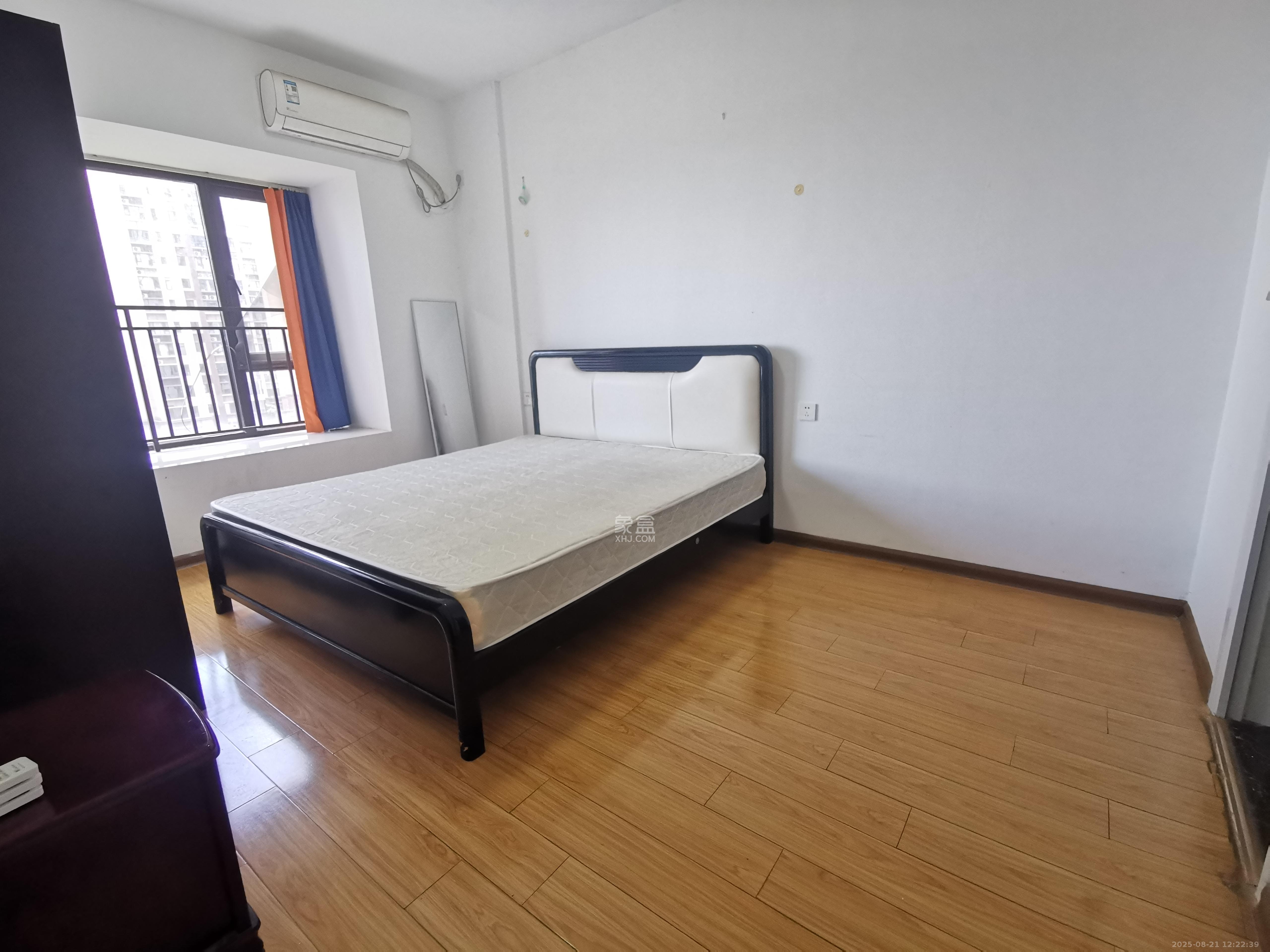 蓝光雍锦半岛  3室2厅2卫    2400.0元/月 蓝光雍锦半岛  3室2厅2卫    2400.0元/月室内图