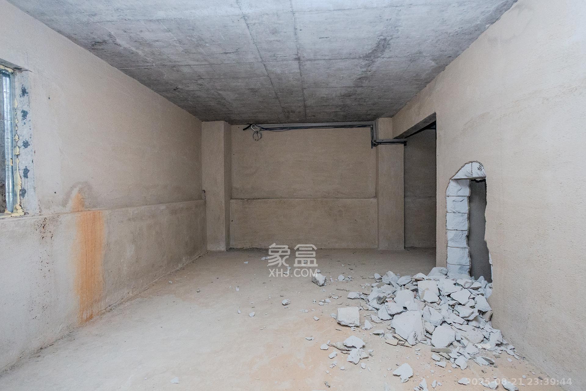 长房润和湘江玥 6室2厅2卫 600.0万 长房润和湘江玥 6室2厅2卫 600.0万卧室