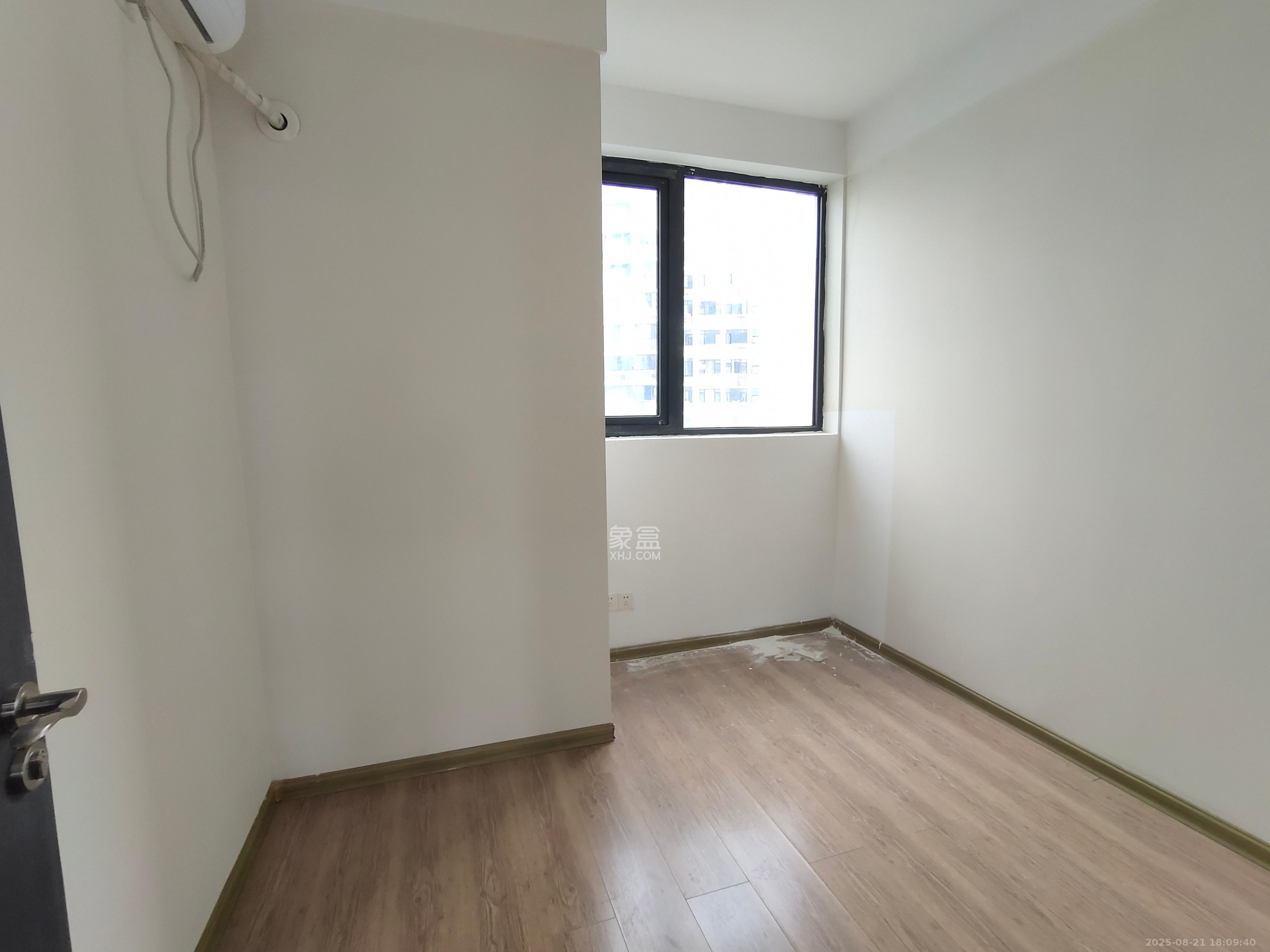 阳光100三期 3室2厅2卫 2300.00元/月 阳光100三期 3室2厅2卫 2300.00元/月室内图