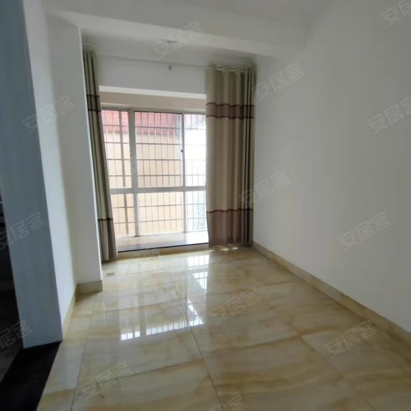 千里红小区(京明时代广场)  3室2厅2卫    2000.0元/月 千里红小区(京明时代广场)  3室2厅2卫    2000.0元/月室内图