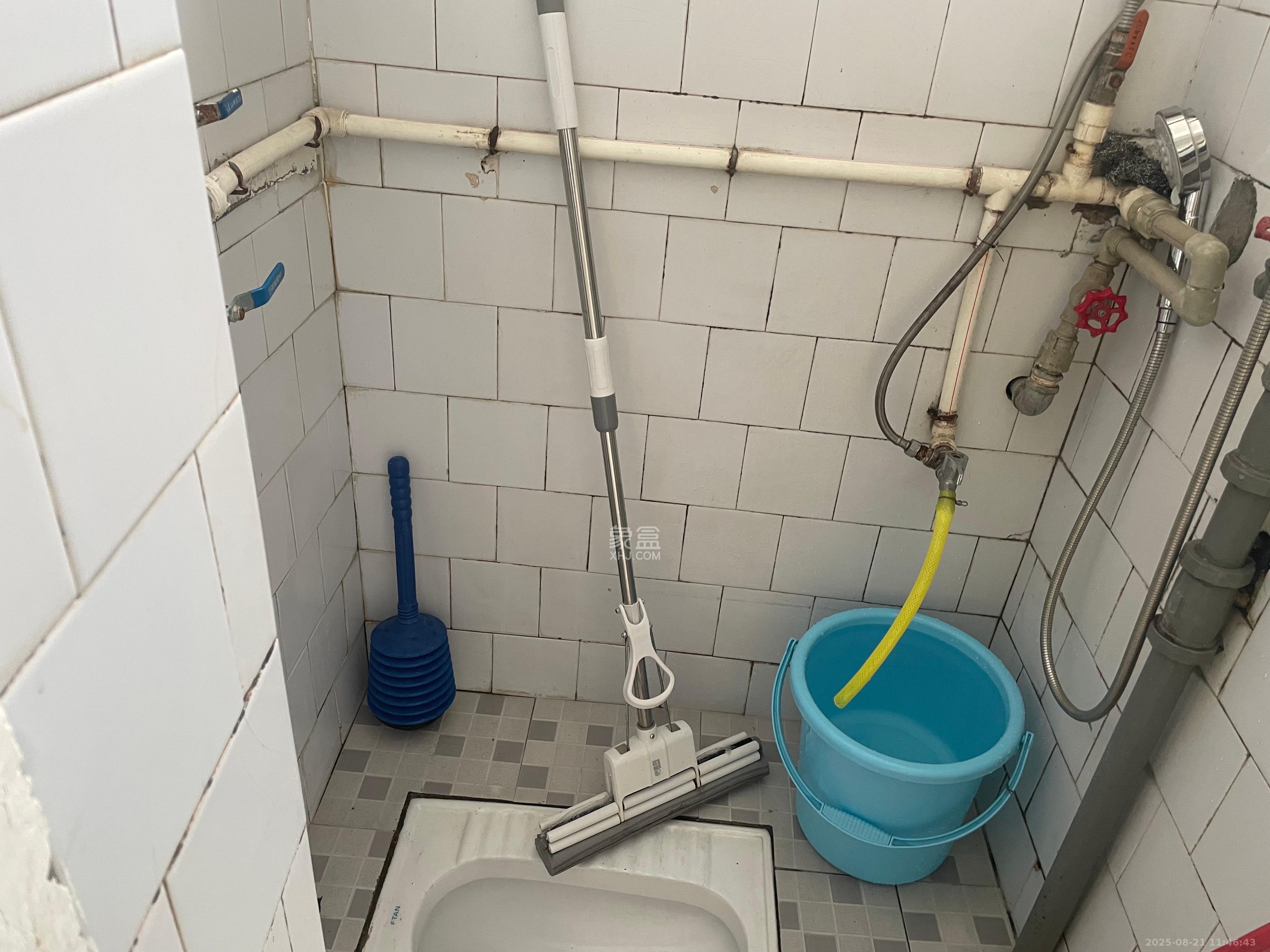 燕山街社区 3室2厅1卫 2200.0元/月 燕山街社区 3室2厅1卫 2200.0元/月室内图