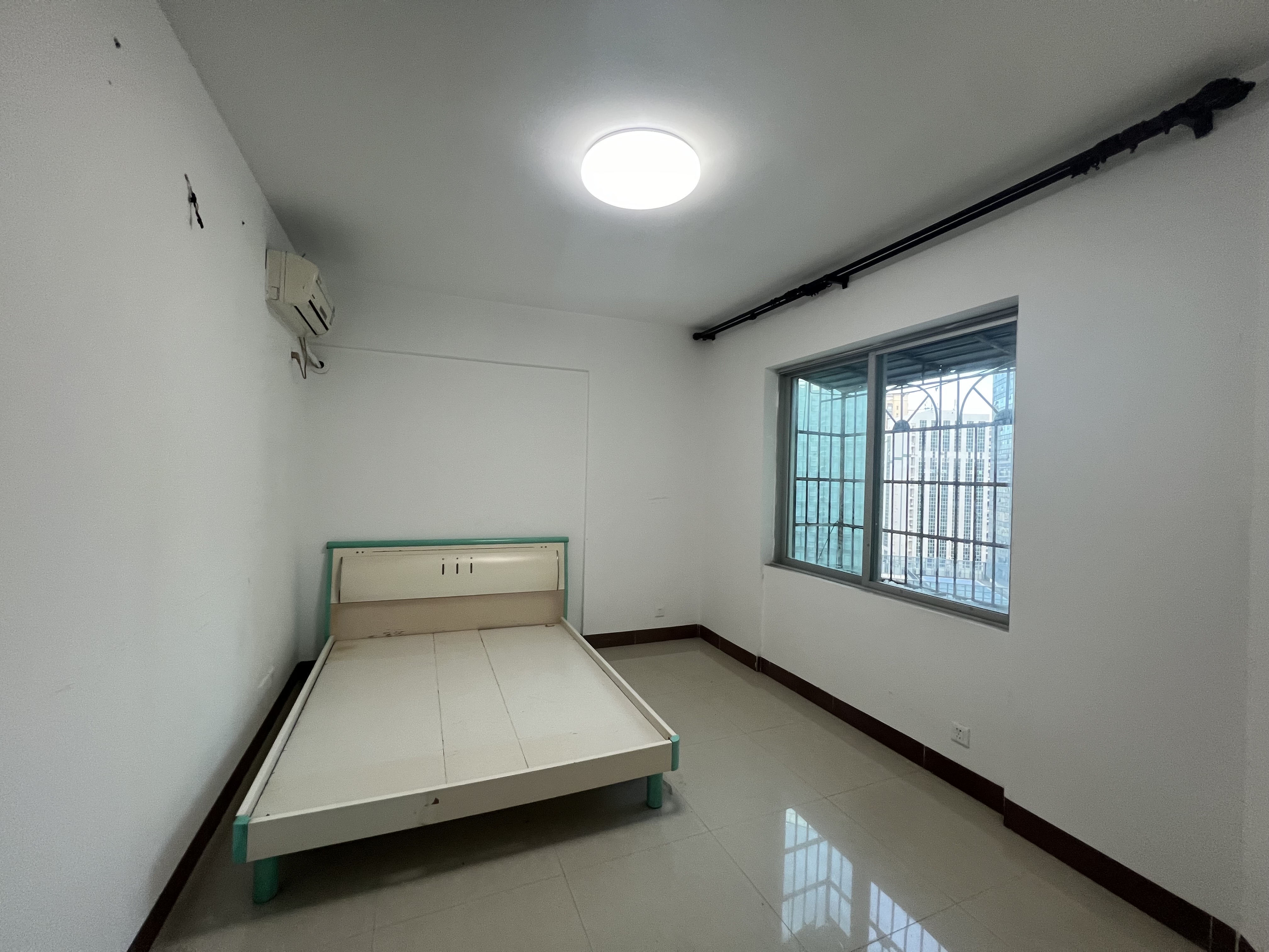 富豪大厦(富豪花园) 2室1厅1卫 2400.0元/月 富豪大厦(富豪花园) 2室1厅1卫 2400.0元/月室内图