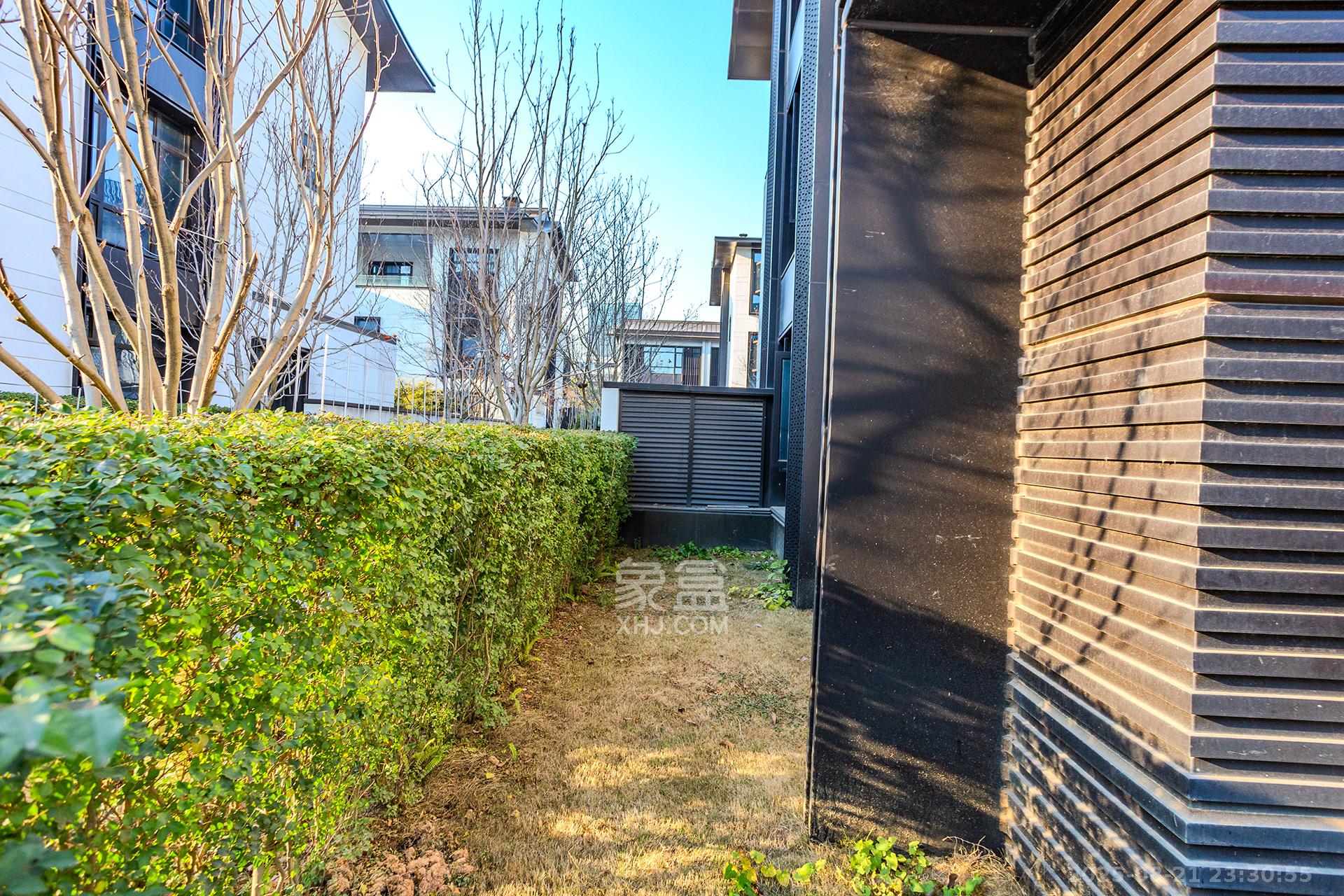 长房润和湘江玥 6室2厅4卫 700.0万 长房润和湘江玥 6室2厅4卫 700.0万其他