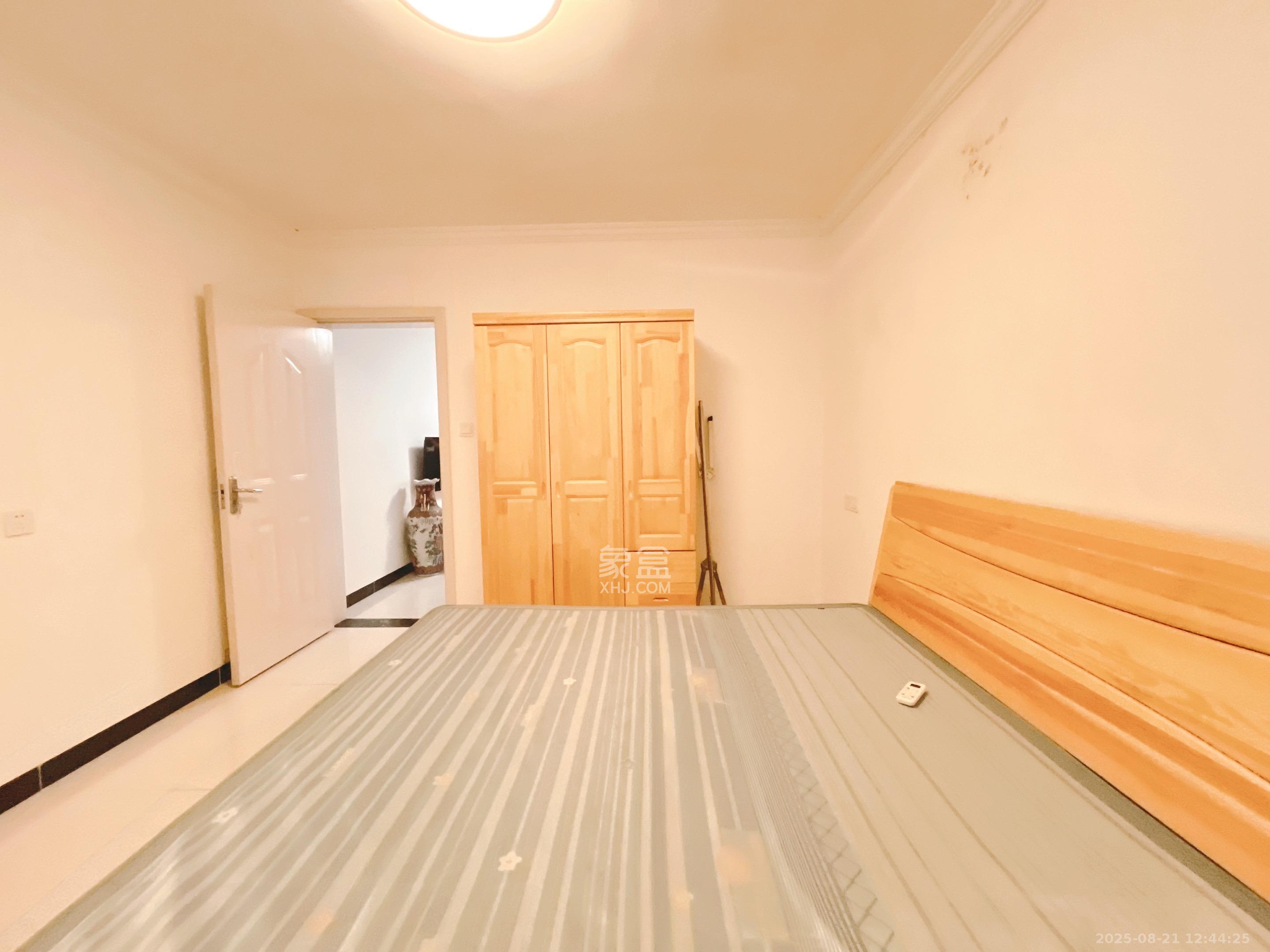 隆华金属宿舍  2室1厅1卫    2500.0元/月 隆华金属宿舍  2室1厅1卫    2500.0元/月室内图