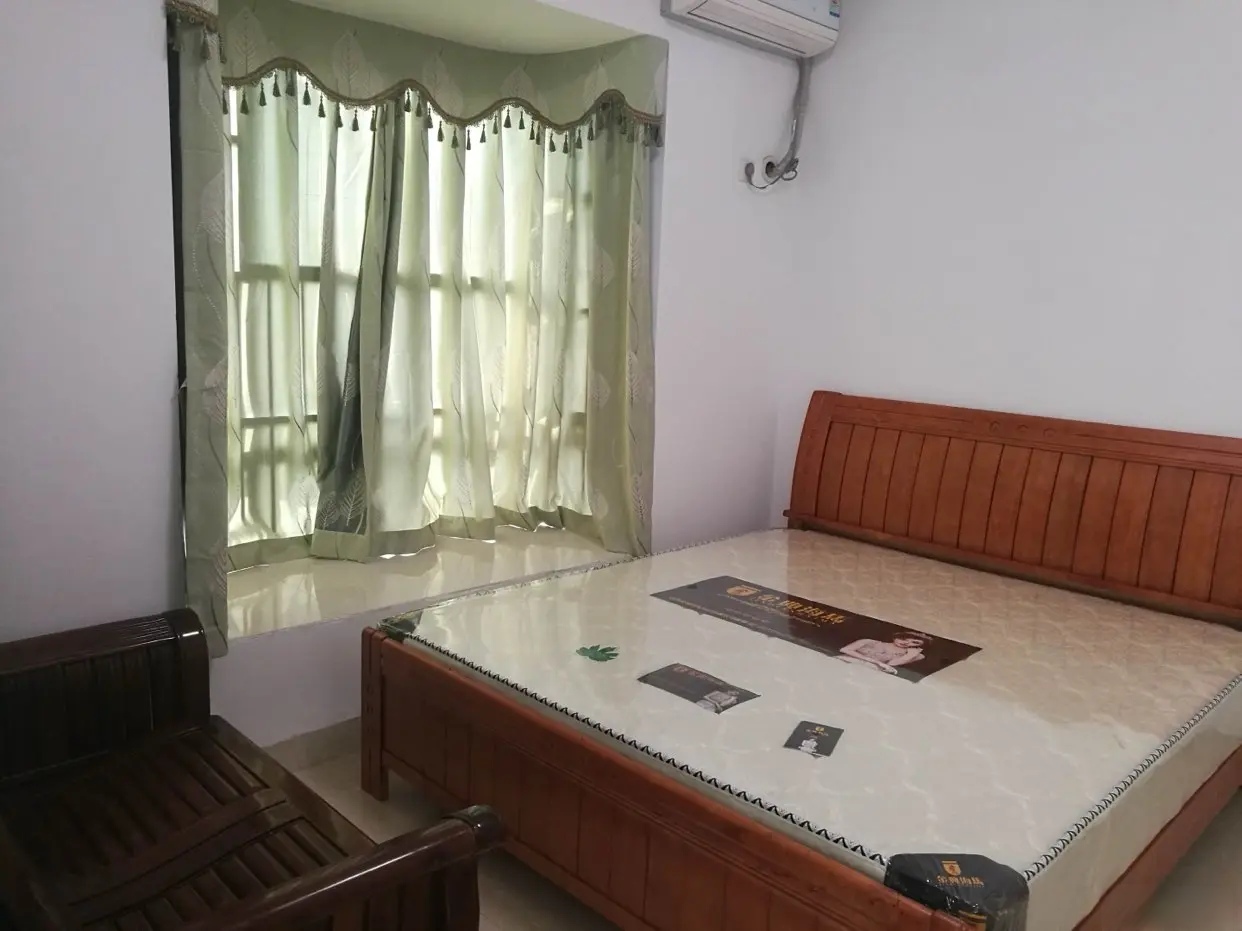 四季华庭龙城 2室2厅1卫 2200.0元/月 四季华庭龙城 2室2厅1卫 2200.0元/月室内图