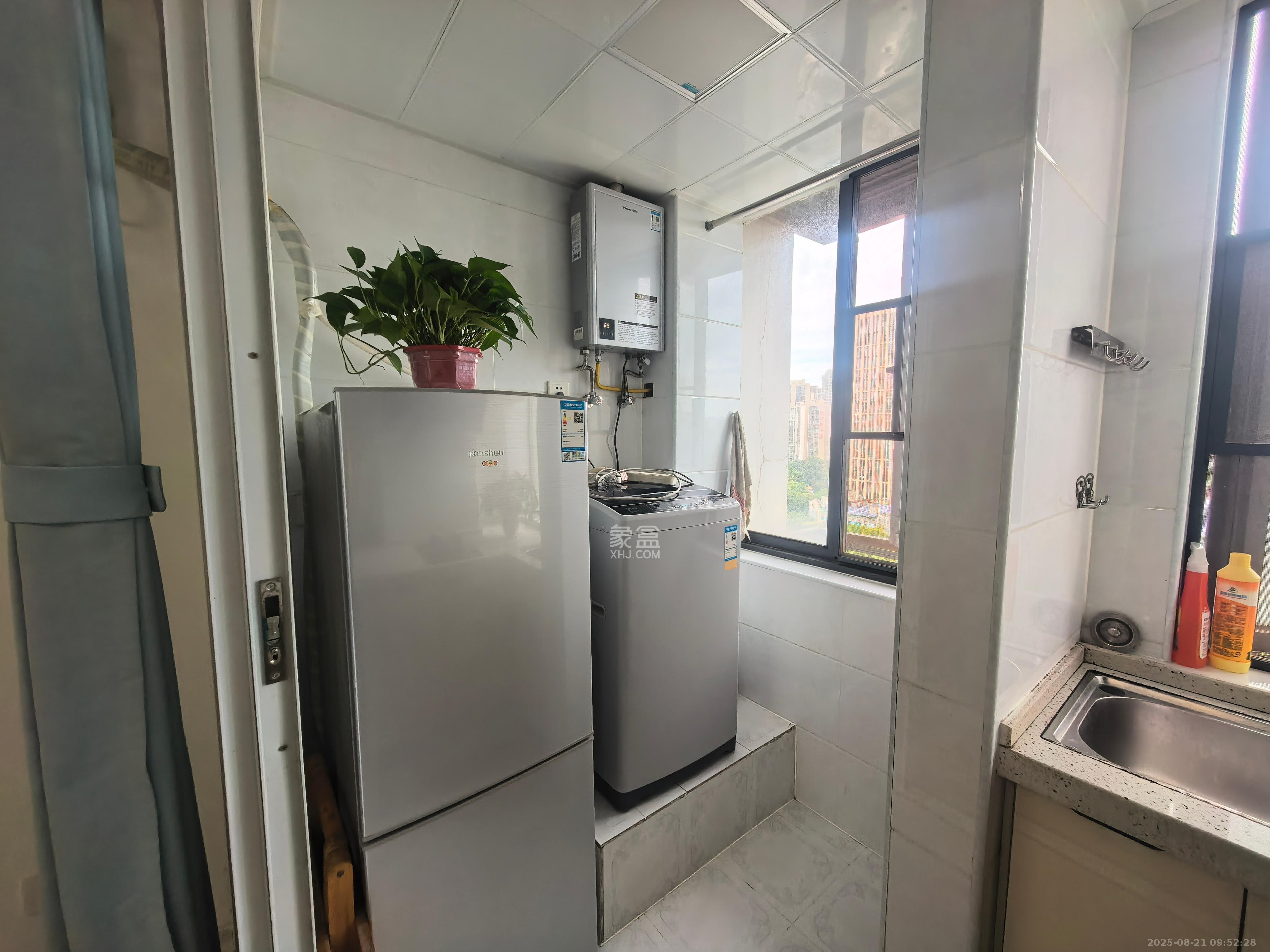 欧亚达国际广场  1室1厅1卫    1400.0元/月室内图1