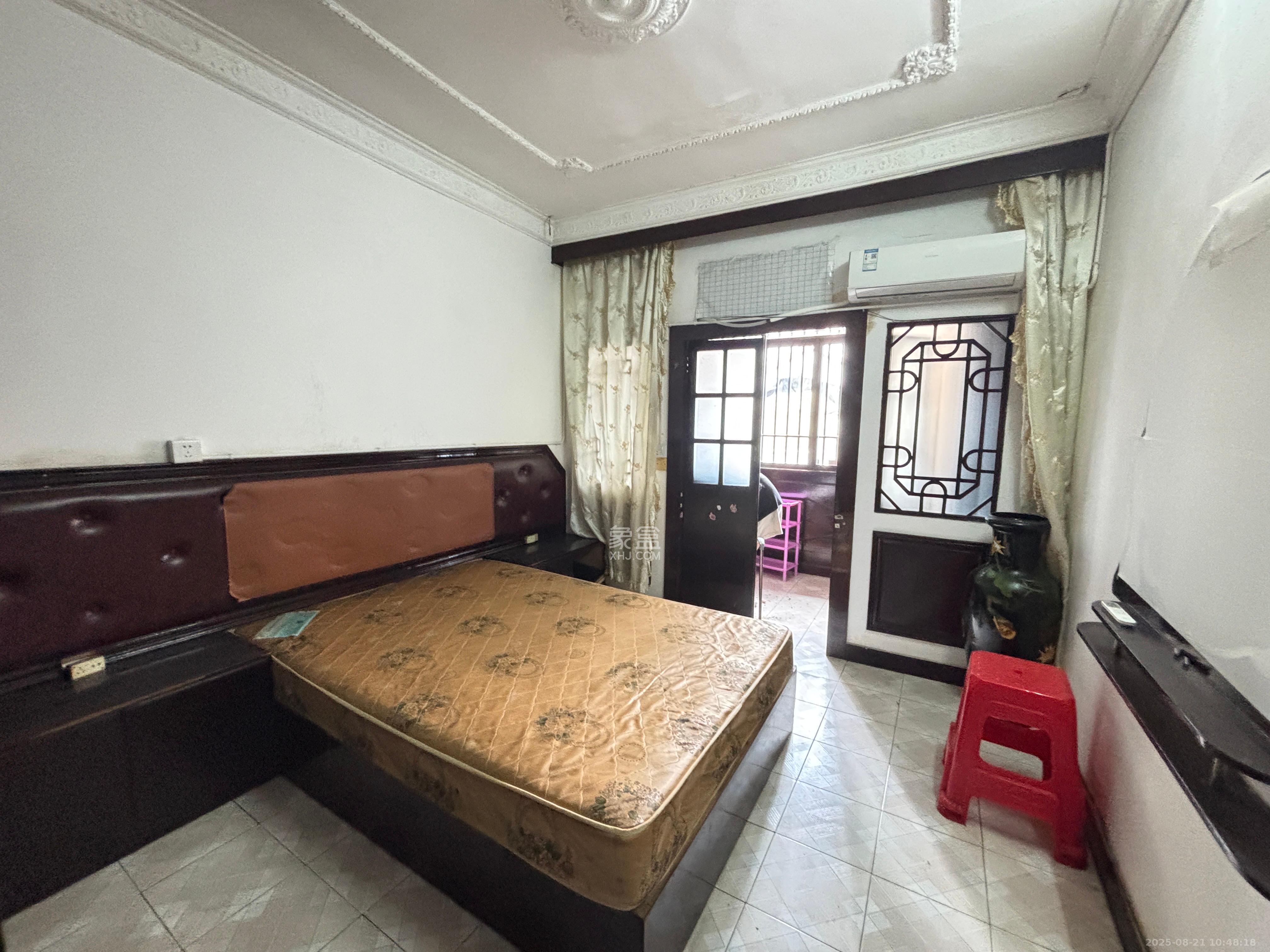 九仪里 1室1厅1卫 1200.0元/月 九仪里 1室1厅1卫 1200.0元/月室内图