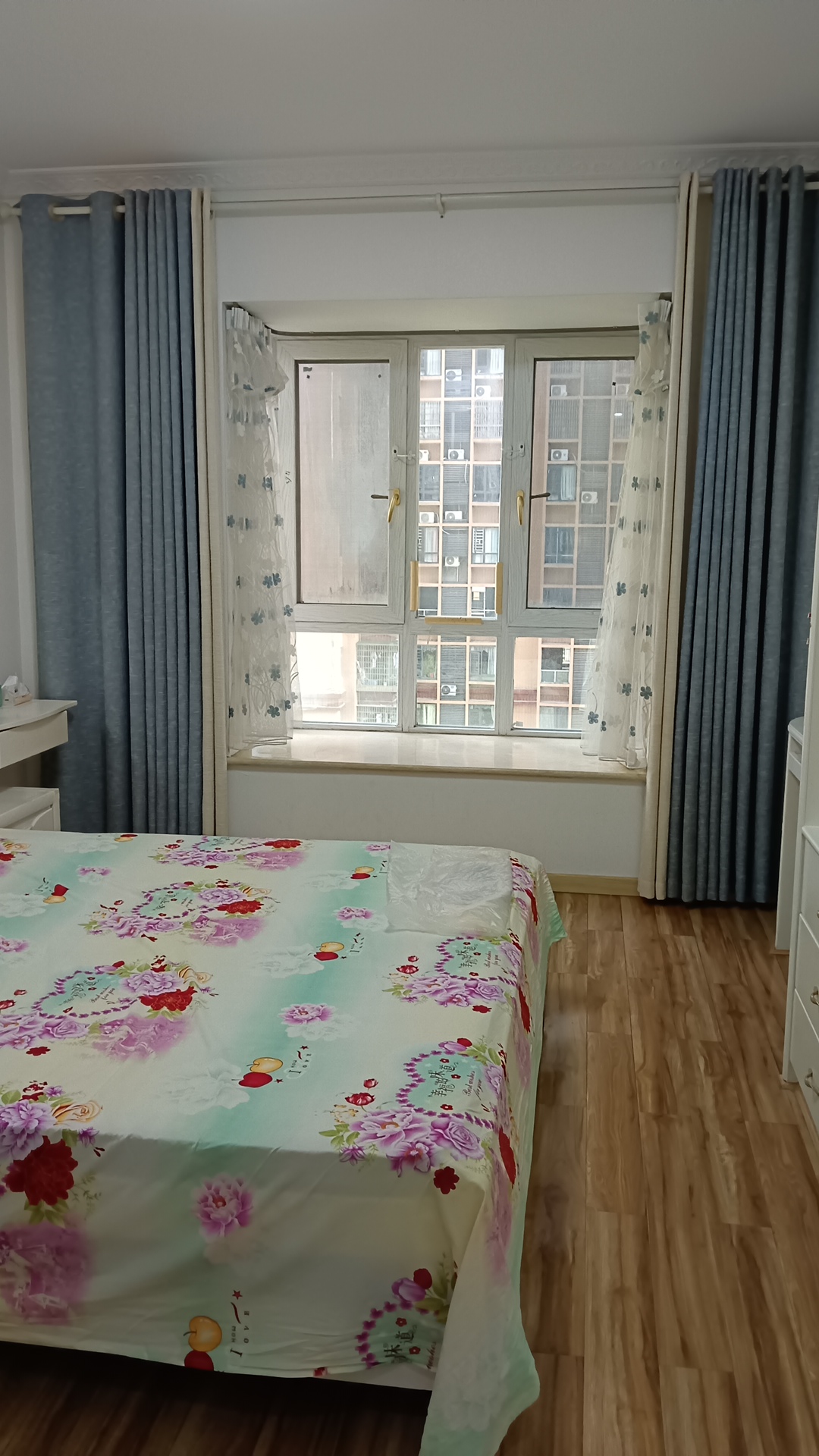 千里红小区（京明时代广场）  3室2厅1卫    1800.0元/月室内图