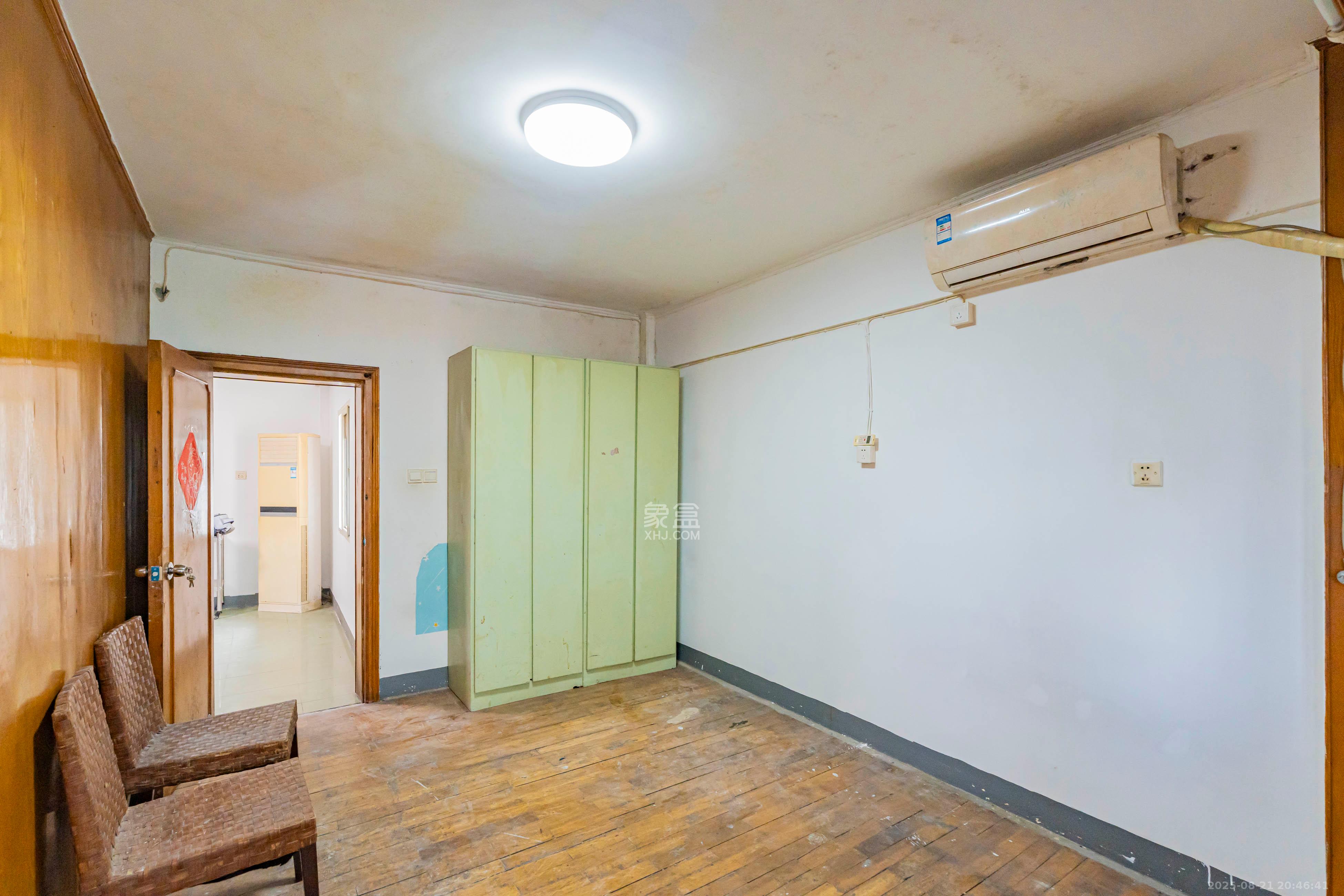 通泰街商居楼 3室1厅1卫 88.0万 通泰街商居楼 3室1厅1卫 88.0万卧室