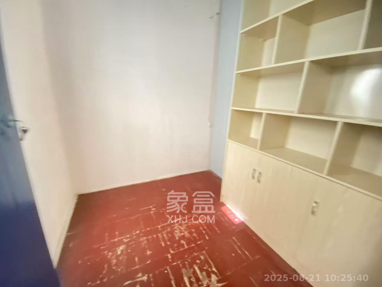 学院街散盘 2室1厅1卫 2200.0元/月 学院街散盘 2室1厅1卫 2200.0元/月室内图