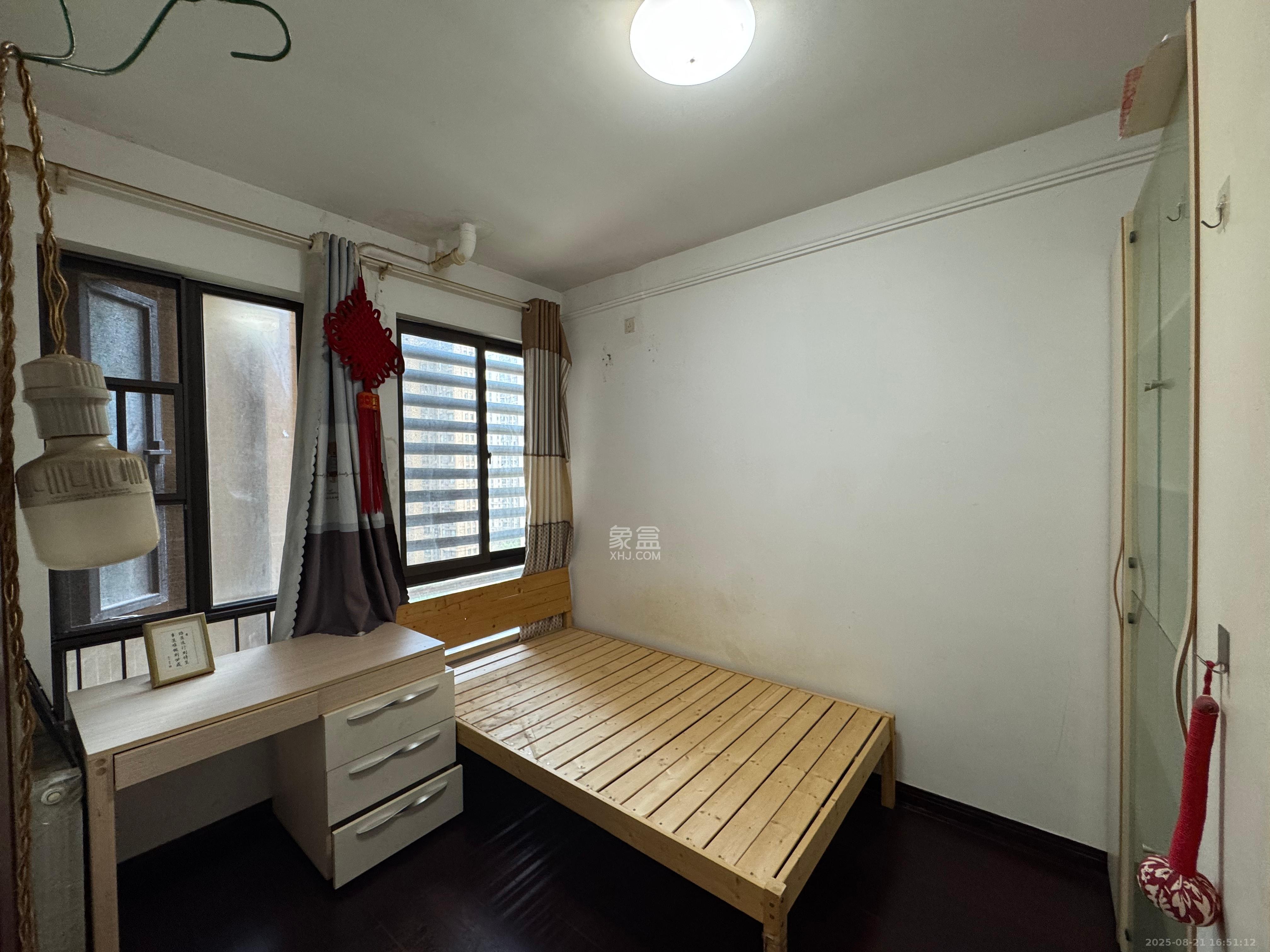 中海国际二期  3室2厅2卫    2000.0元/月 中海国际二期  3室2厅2卫    2000.0元/月室内图