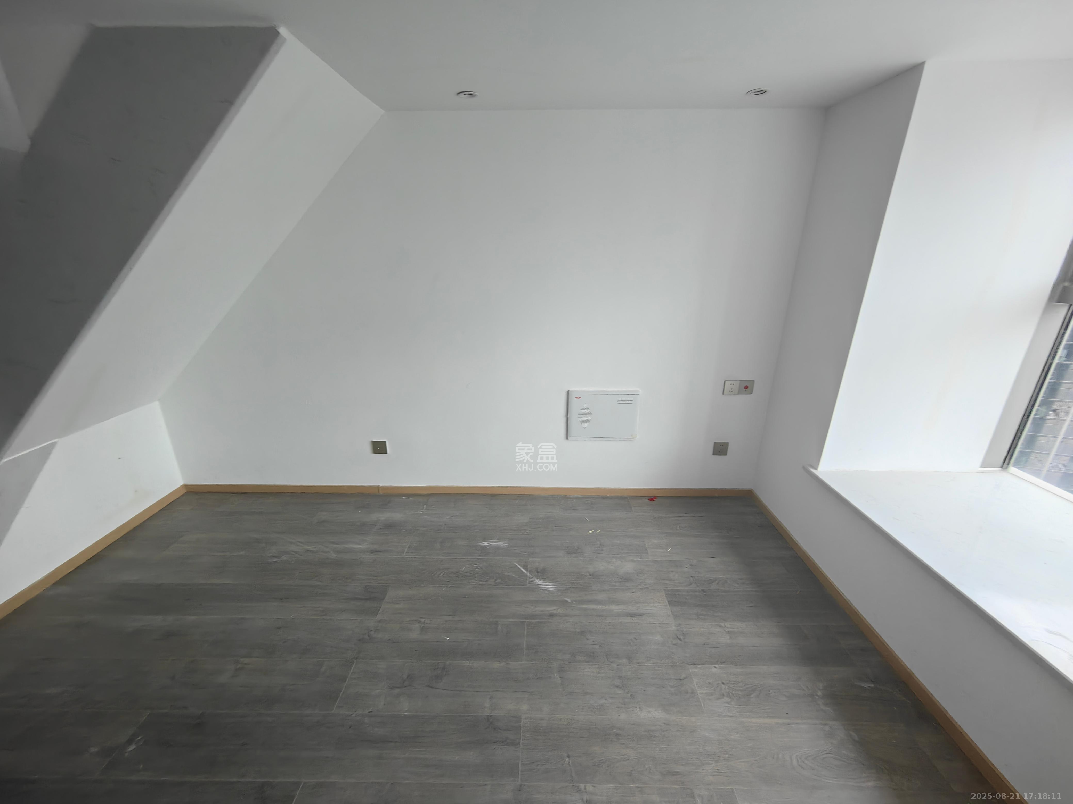 正荣梅溪紫阙台  2室1厅1卫    2500.0元/月室内图