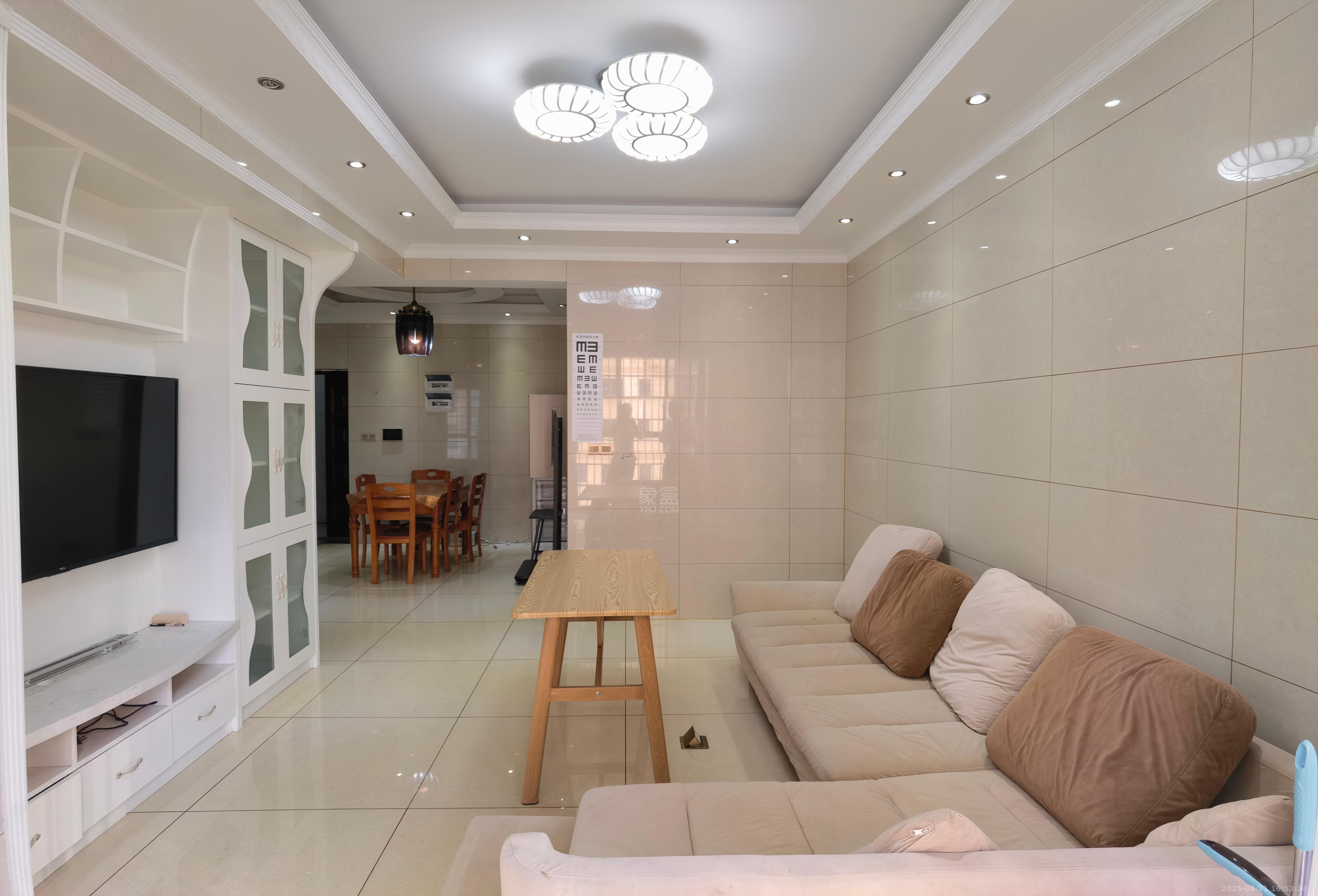 湖景名城 2室2厅1卫 1800.0元/月 湖景名城 2室2厅1卫 1800.0元/月室内图