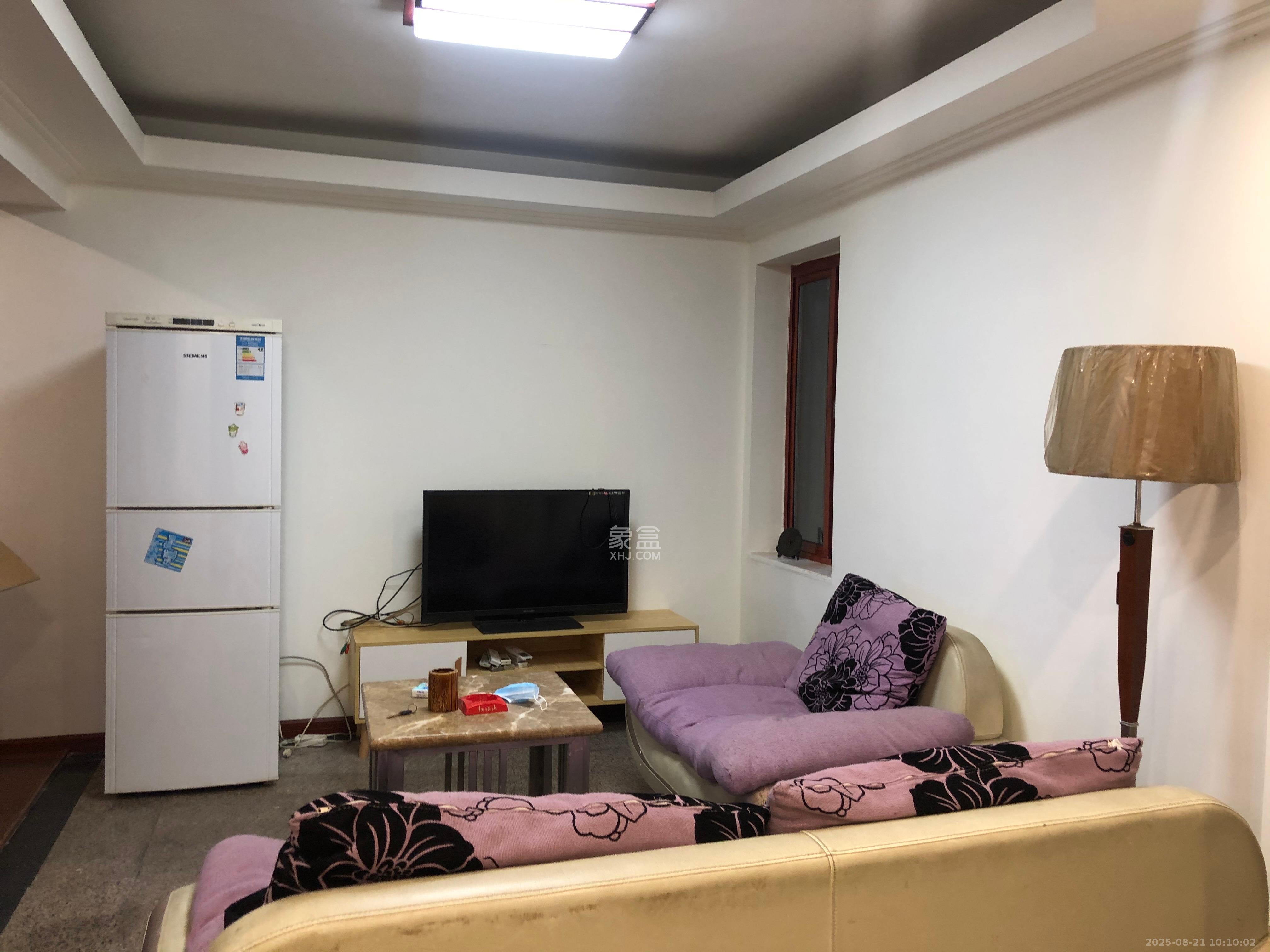 寿星街社区 4室2厅1卫 2600.0元/月 寿星街社区 4室2厅1卫 2600.0元/月室内图