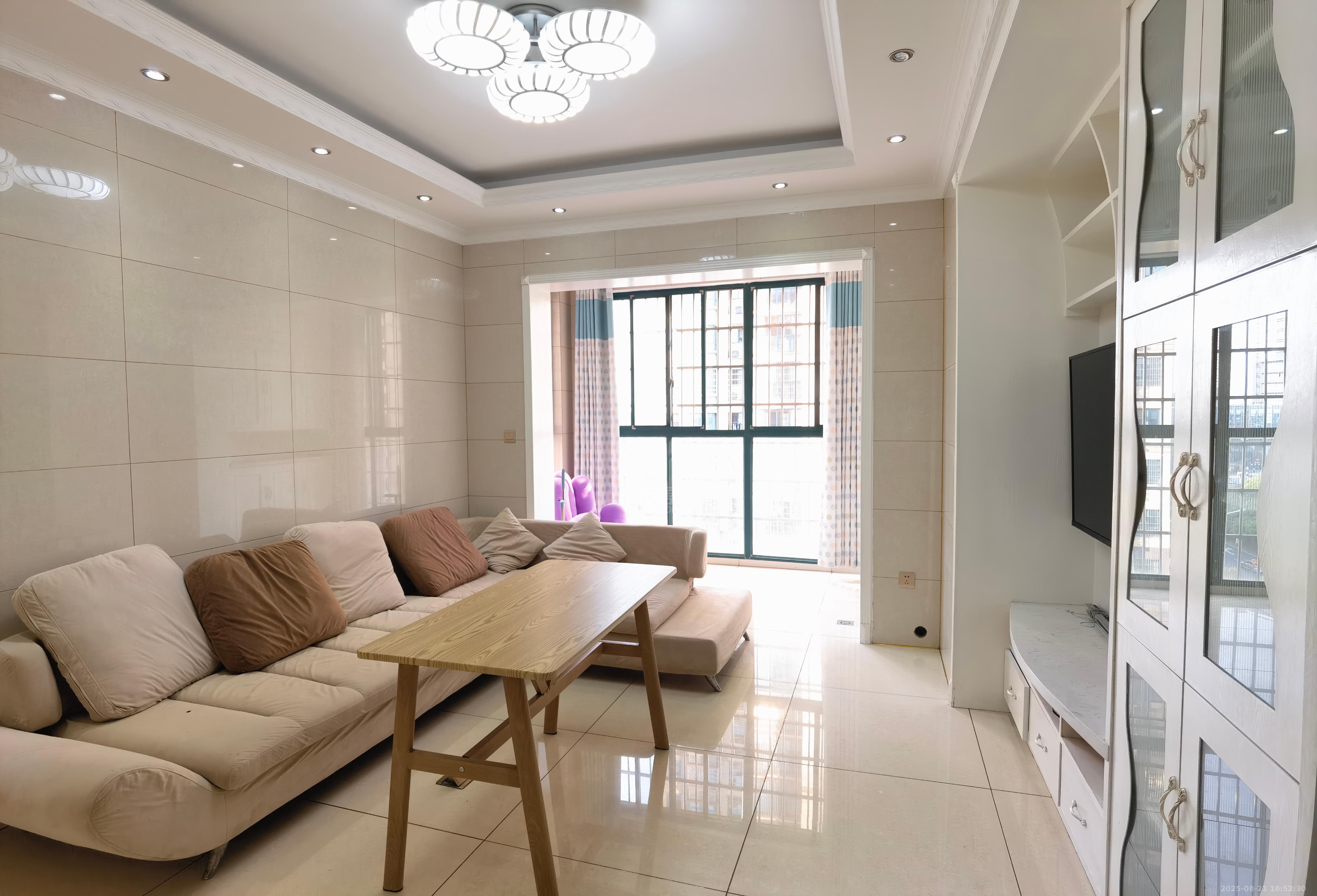 湖景名城 2室2厅1卫 1800.0元/月 湖景名城 2室2厅1卫 1800.0元/月室内图