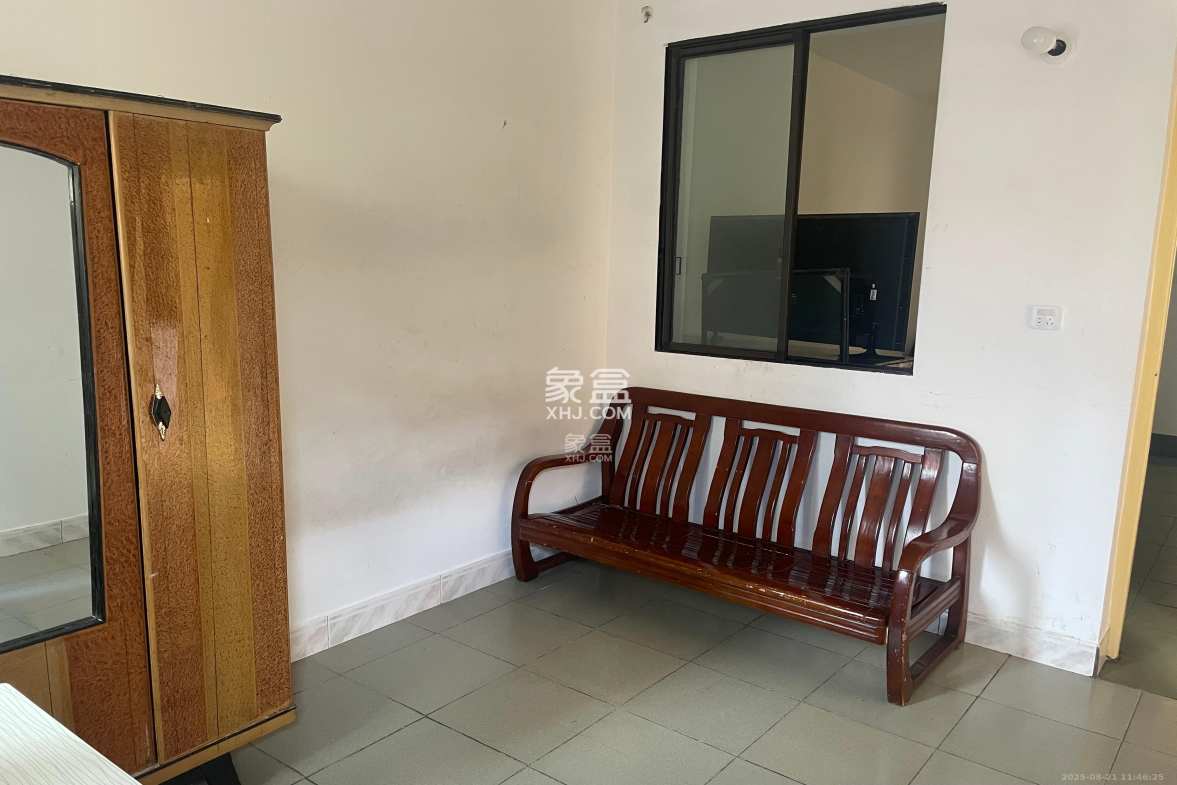 燕山街社区 3室2厅1卫 2200.0元/月 燕山街社区 3室2厅1卫 2200.0元/月室内图