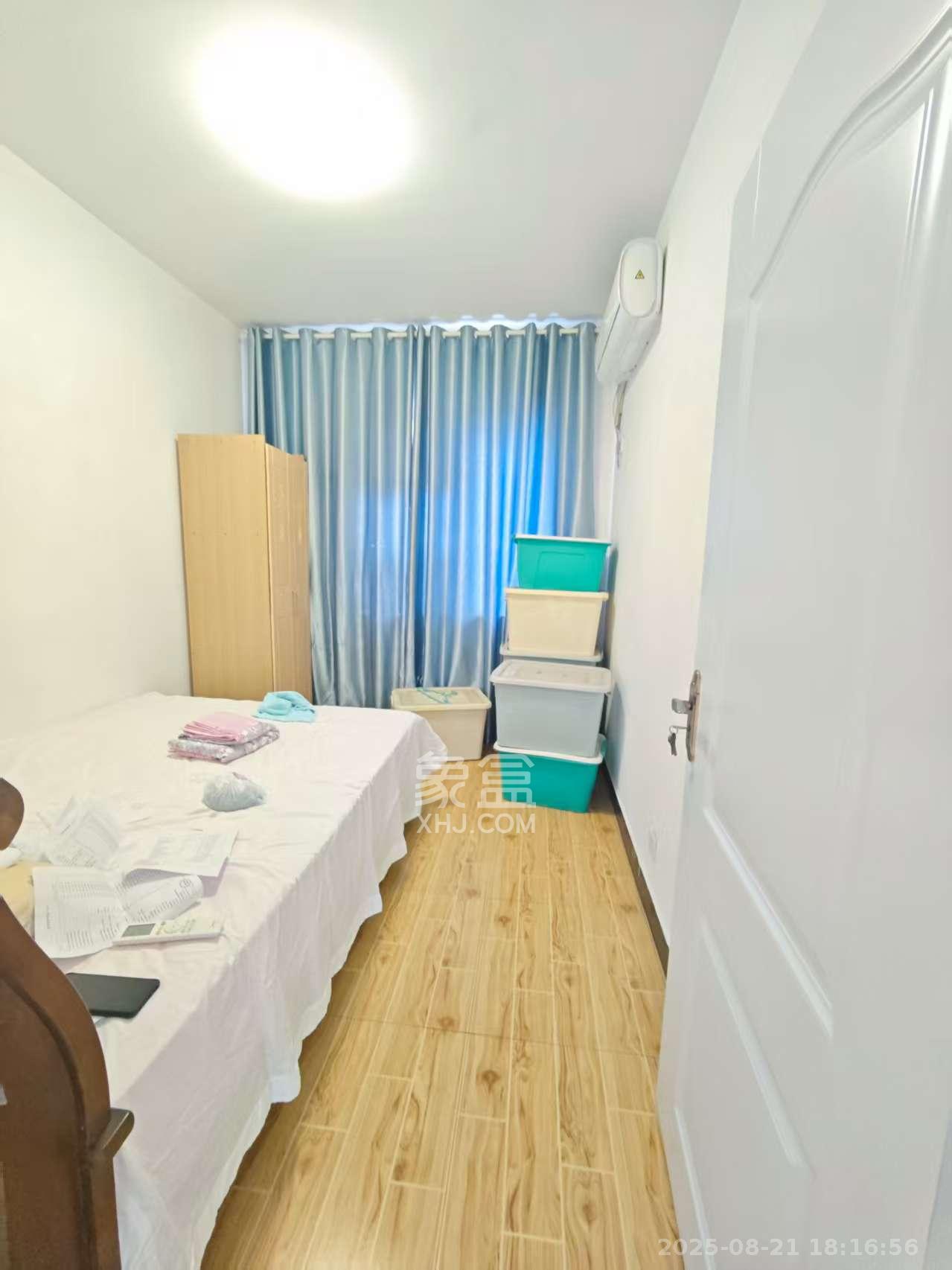 绿地海外滩一期  3室2厅1卫    1900.0元/月 绿地海外滩一期  3室2厅1卫    1900.0元/月室内图