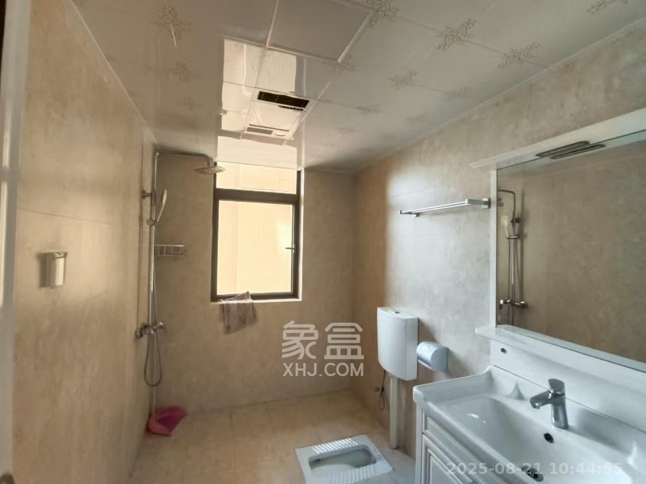 幸福庄园 4室2厅2卫 2200.0元/月 幸福庄园 4室2厅2卫 2200.0元/月室内图