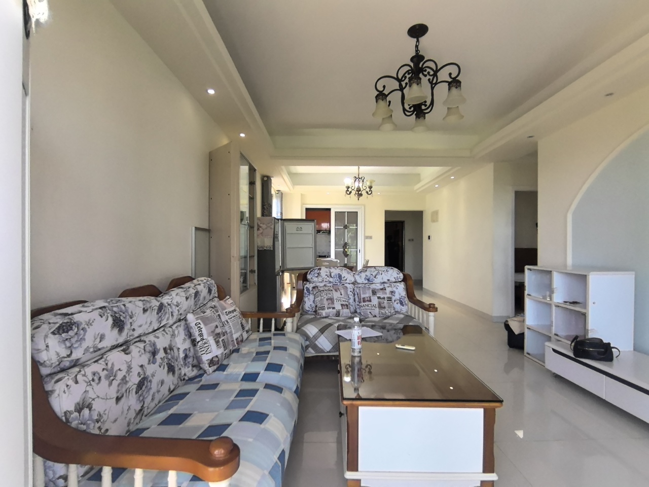 泰达天海国际  2室1厅1卫    3000.0元/月 泰达天海国际  2室1厅1卫    3000.0元/月室内图