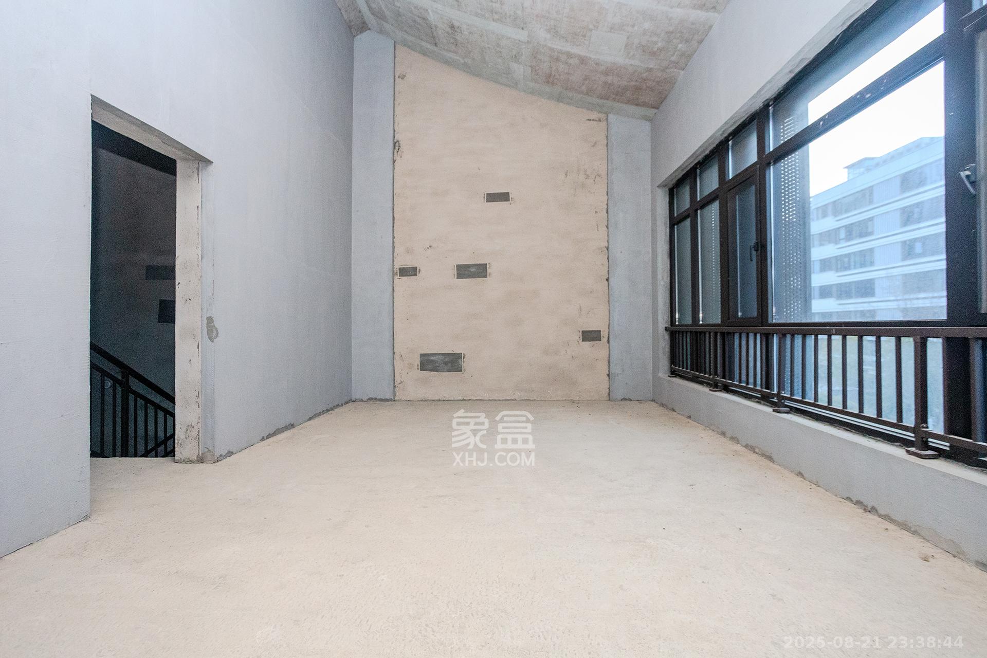 长房润和湘江玥 6室2厅2卫 600.0万 长房润和湘江玥 6室2厅2卫 600.0万卧室