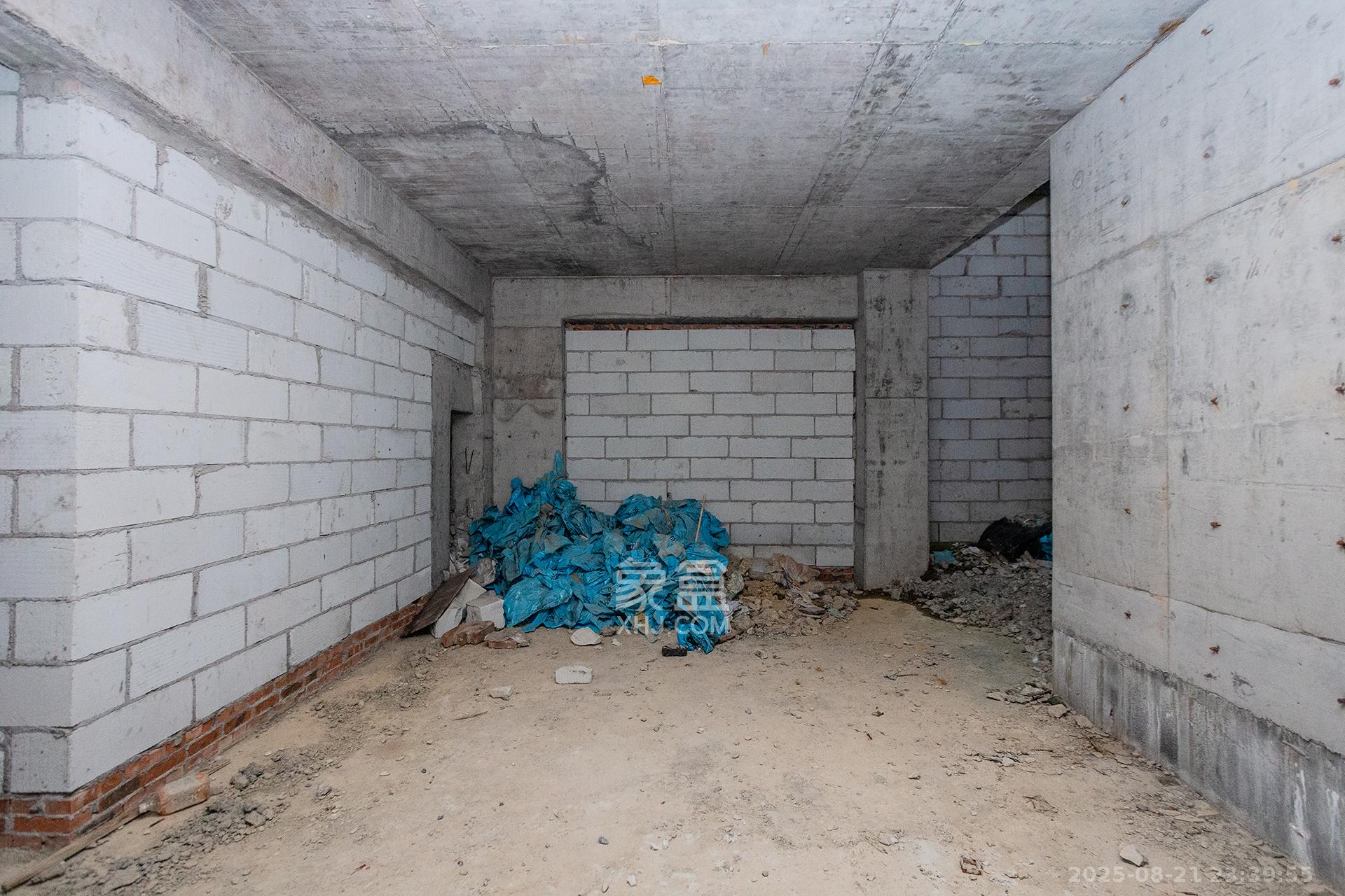 长房润和湘江玥 6室2厅2卫 600.0万 长房润和湘江玥 6室2厅2卫 600.0万卧室