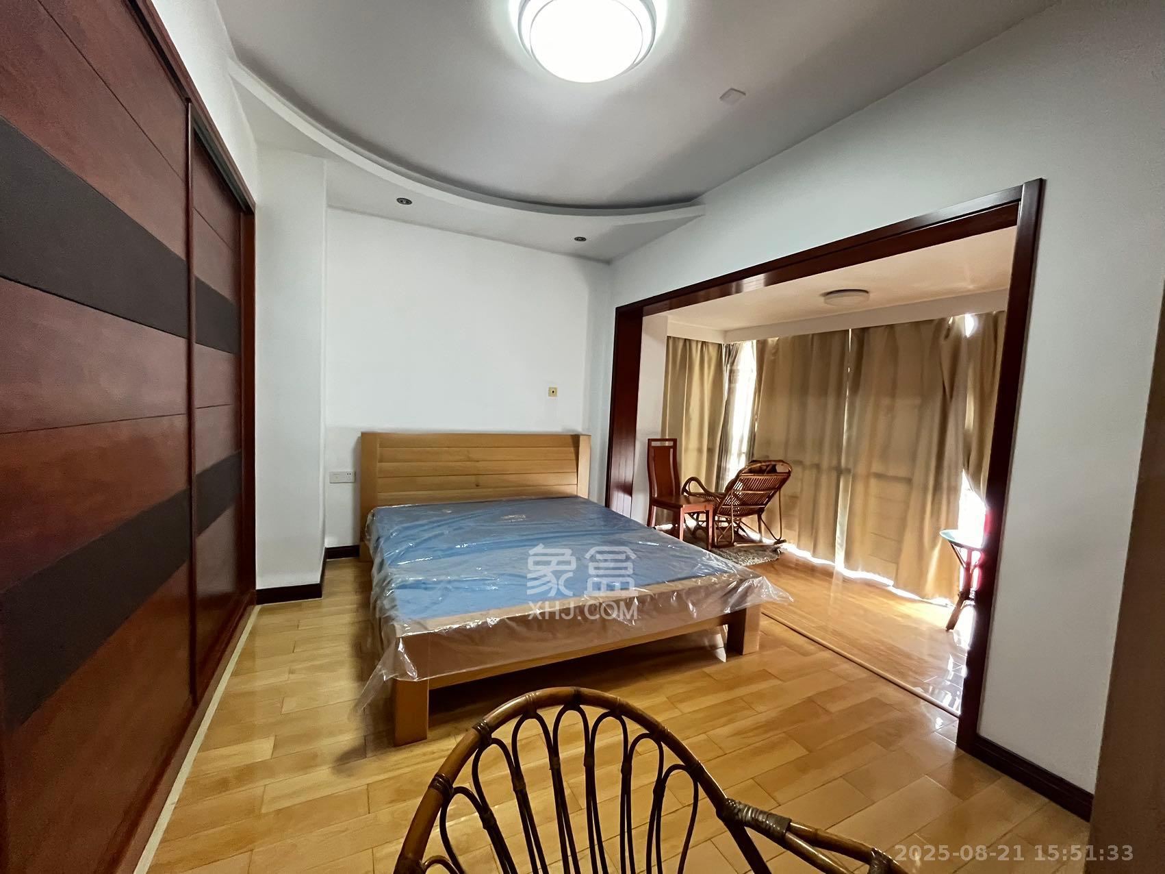 阳光100一期、四五期  4室2厅1卫    5000.0元/月 阳光100一期、四五期  4室2厅1卫    5000.0元/月室内图