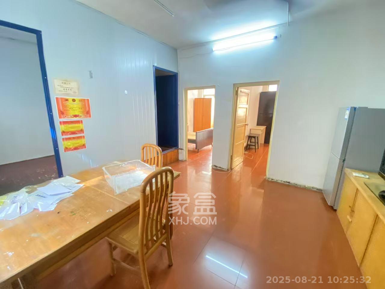 学院街散盘 2室1厅1卫 2200.0元/月 学院街散盘 2室1厅1卫 2200.0元/月室内图