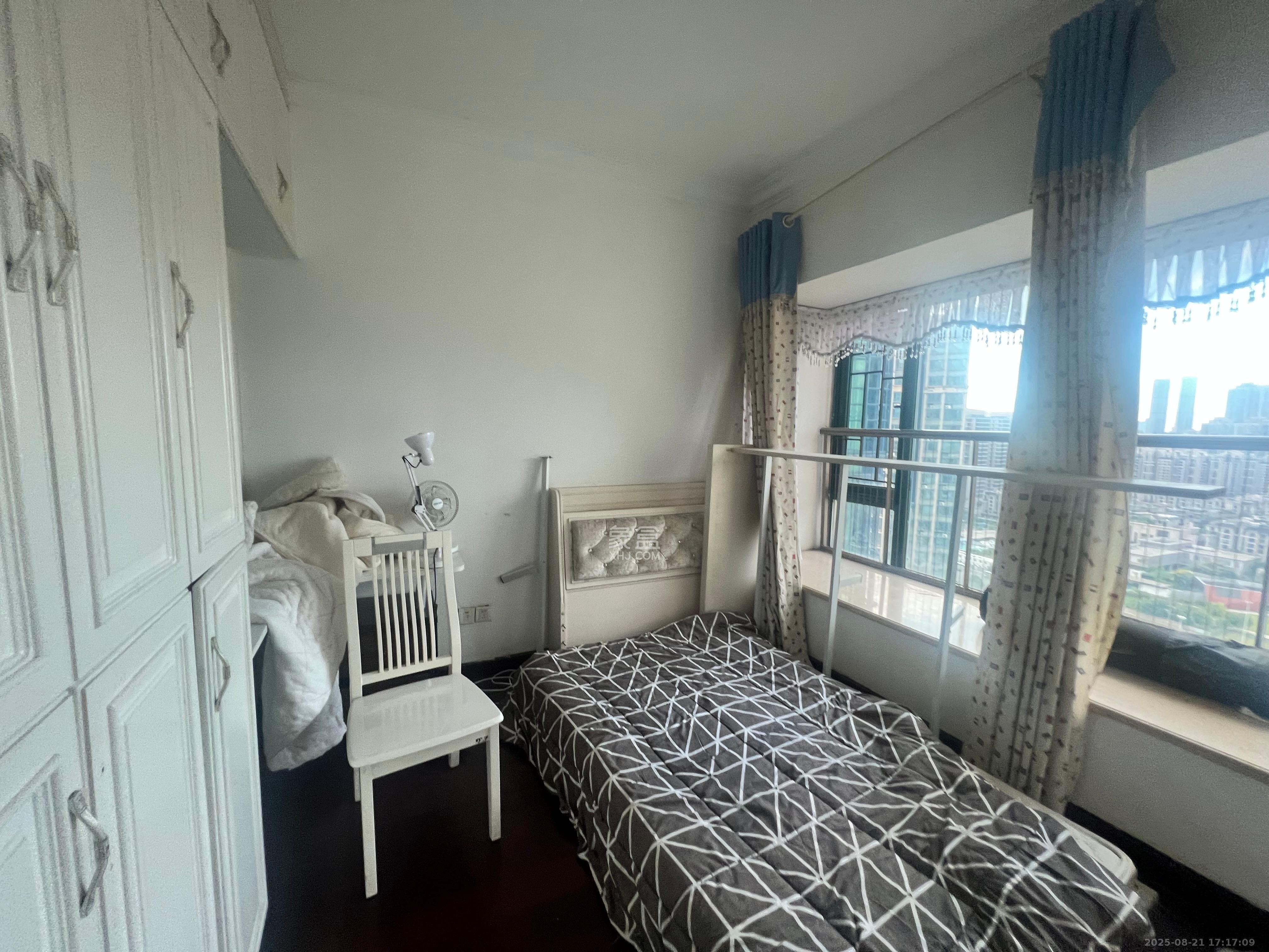 恒大绿洲 4室2厅2卫 3500.0元/月 恒大绿洲 4室2厅2卫 3500.0元/月室内图