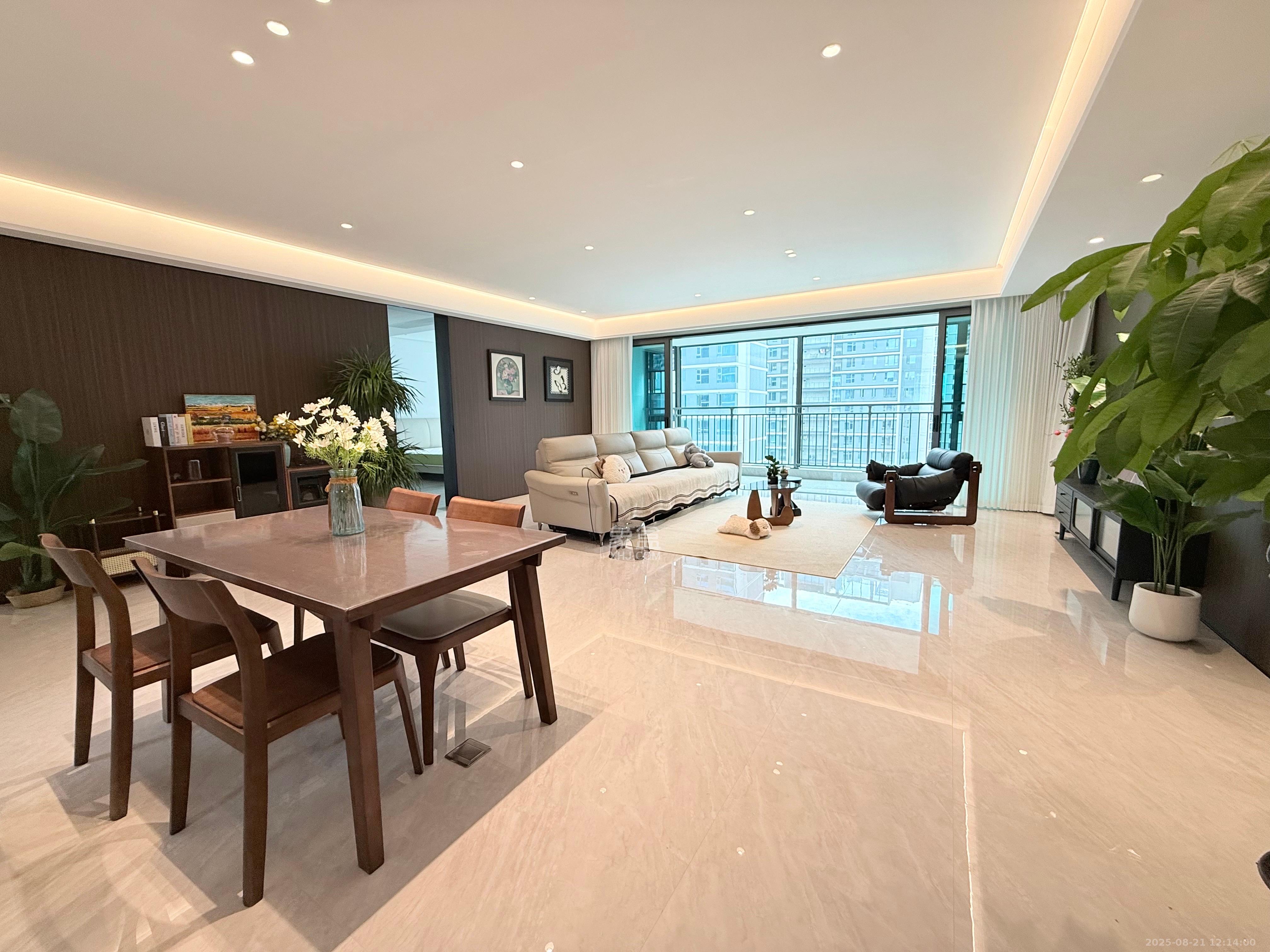 招商蛇口滨江境 4室2厅2卫 10000.0元/月 招商蛇口滨江境 4室2厅2卫 10000.0元/月室内图