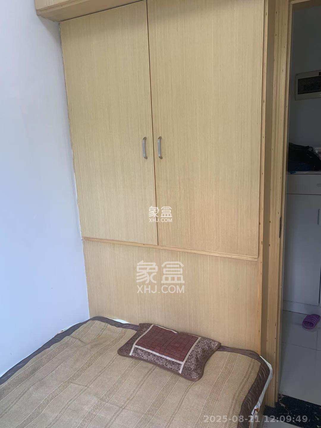 名家翡翠花园  3室2厅1卫    1900.0元/月 名家翡翠花园  3室2厅1卫    1900.0元/月室内图