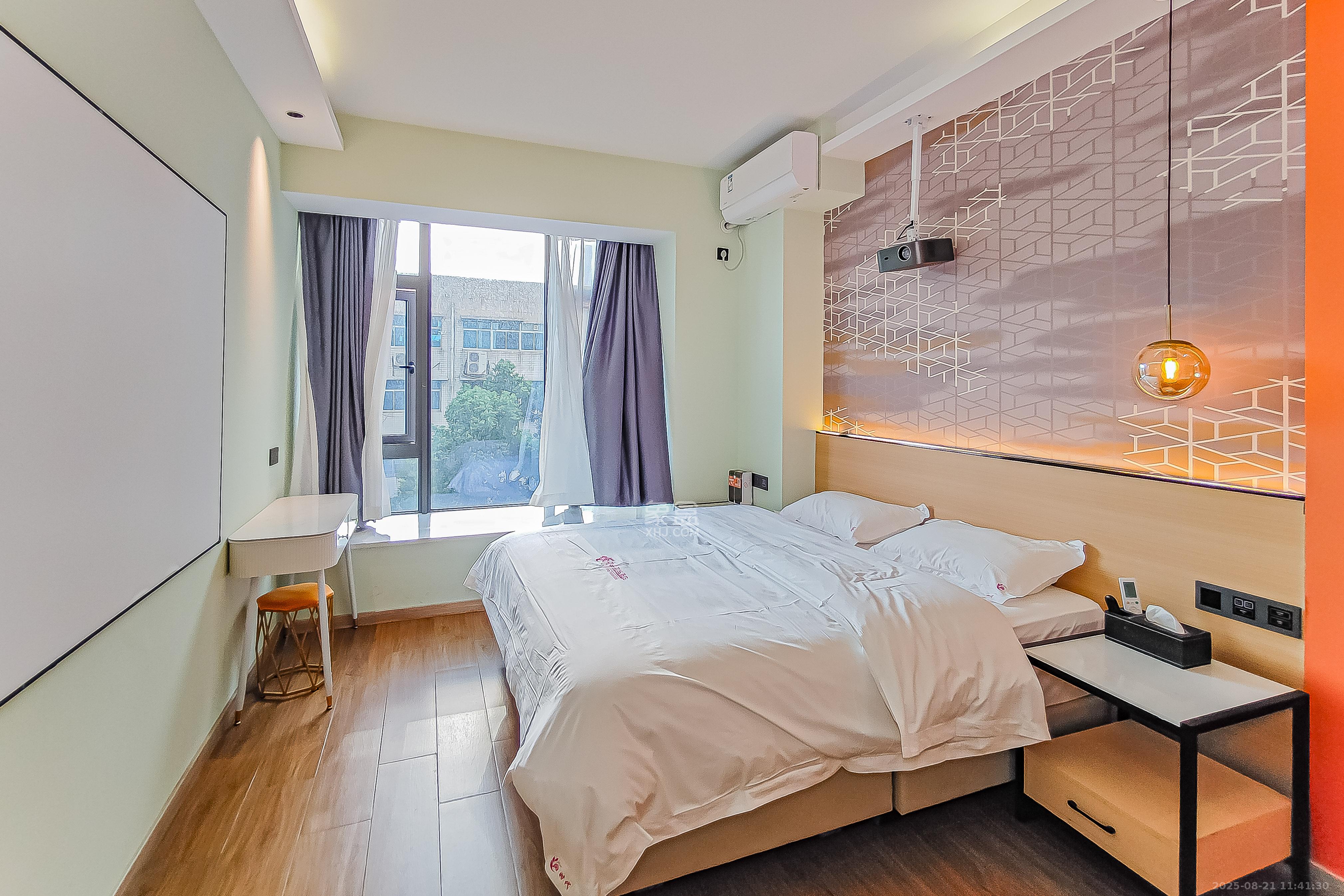 时代MOMA云PARK  1室1厅1卫    30.0万 时代MOMA云PARK  1室1厅1卫    30.0万客厅