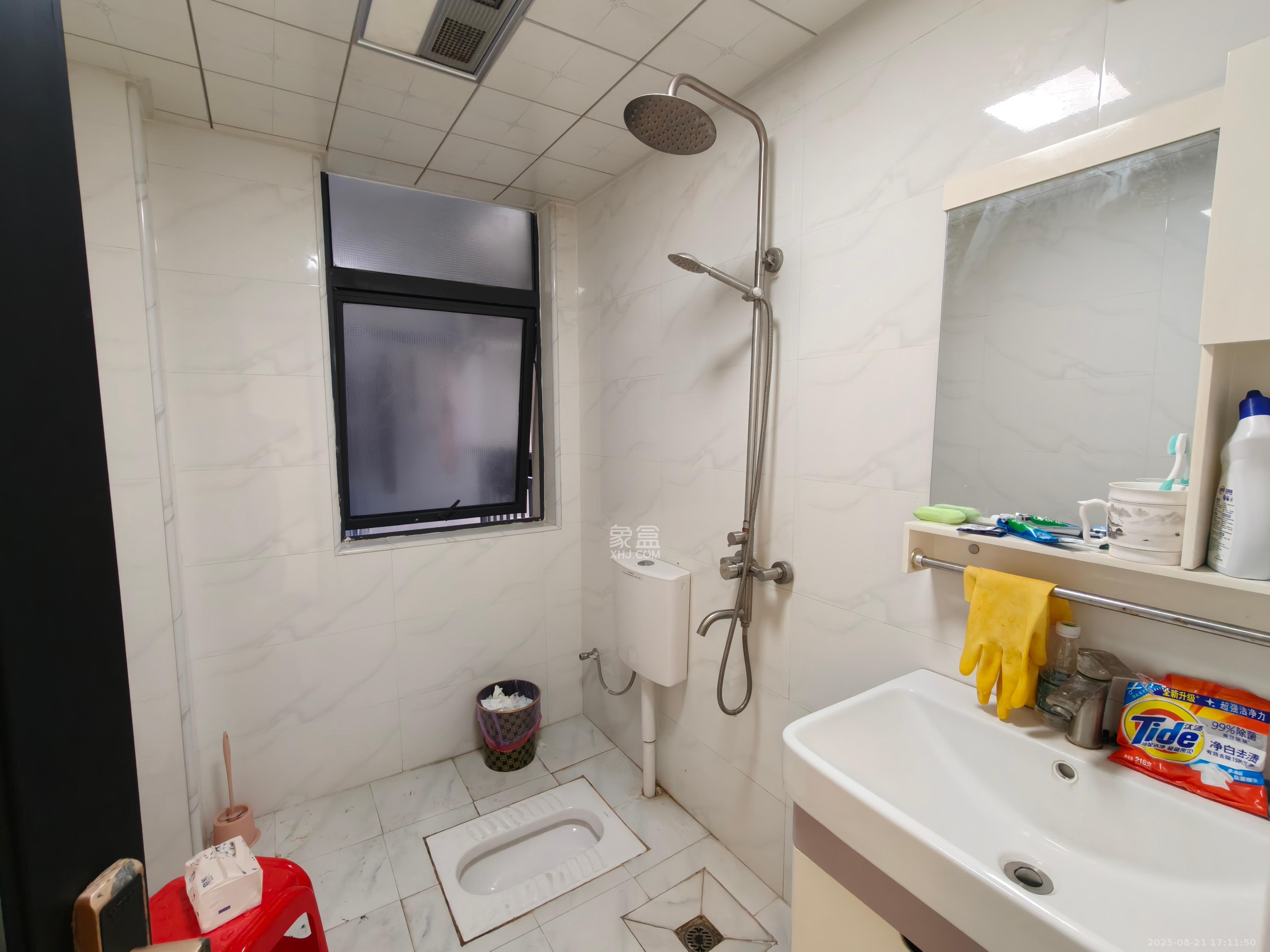 财富港湾（绿领大厦）  3室2厅2卫    3200.0元/月室内图