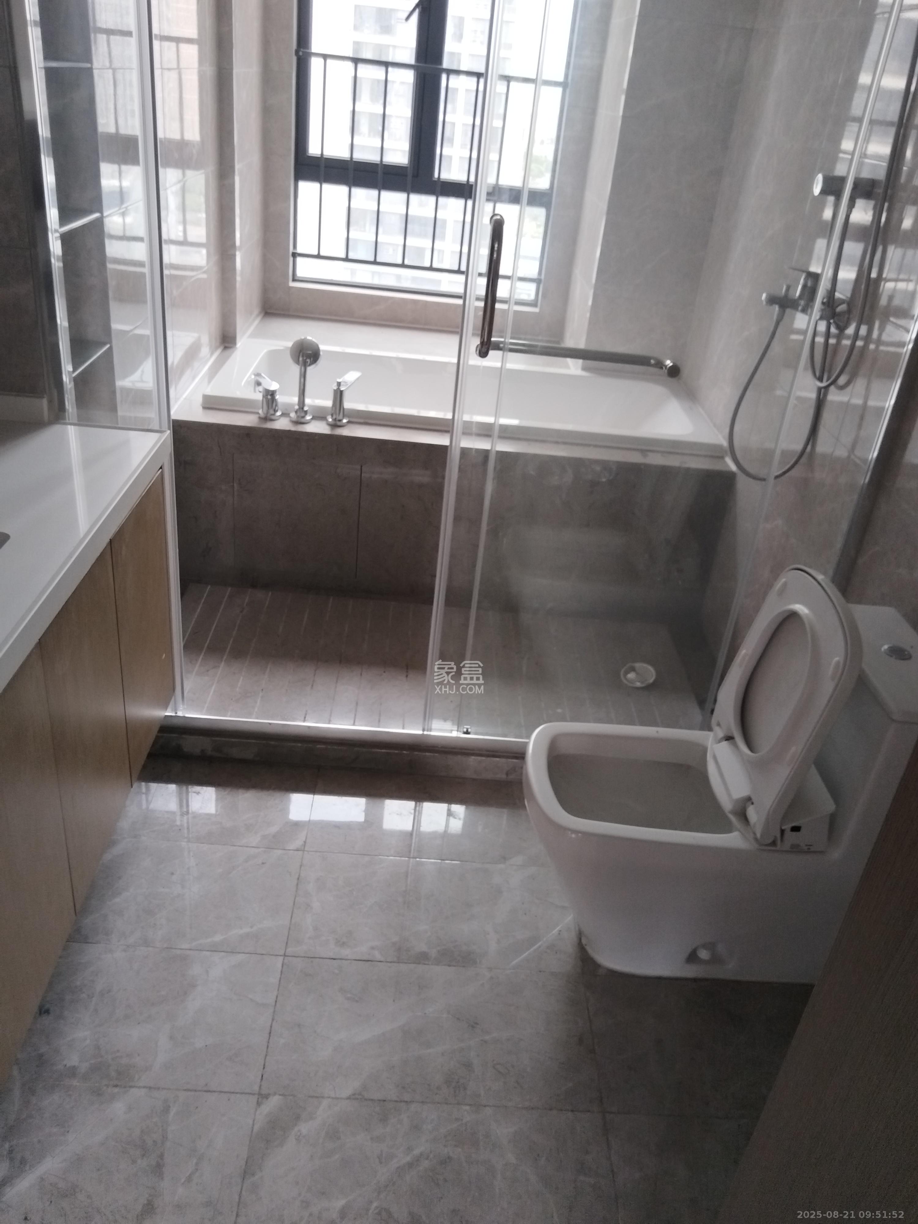 旭辉雨花郡  4室2厅3卫   7000.00元/月