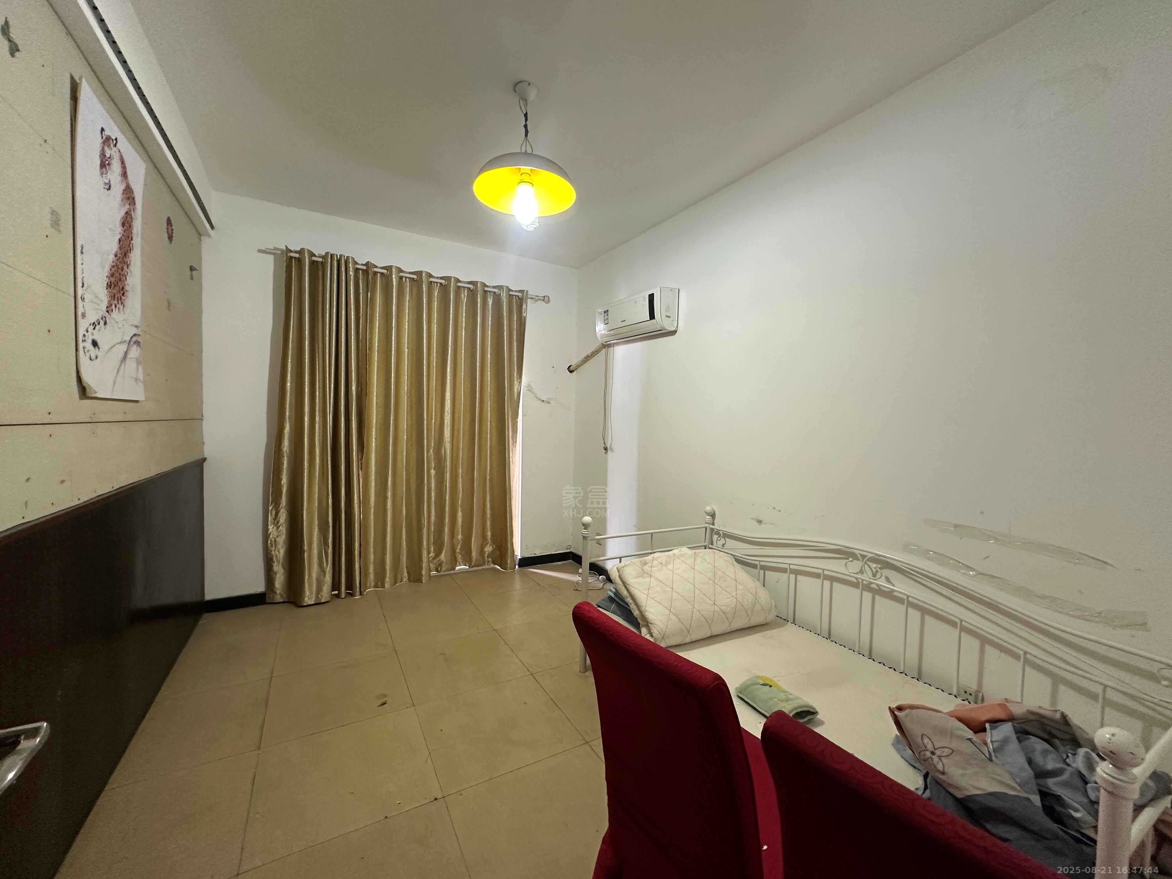 利江花园 4室2厅2卫 1600.0元/月 利江花园 4室2厅2卫 1600.0元/月室内图