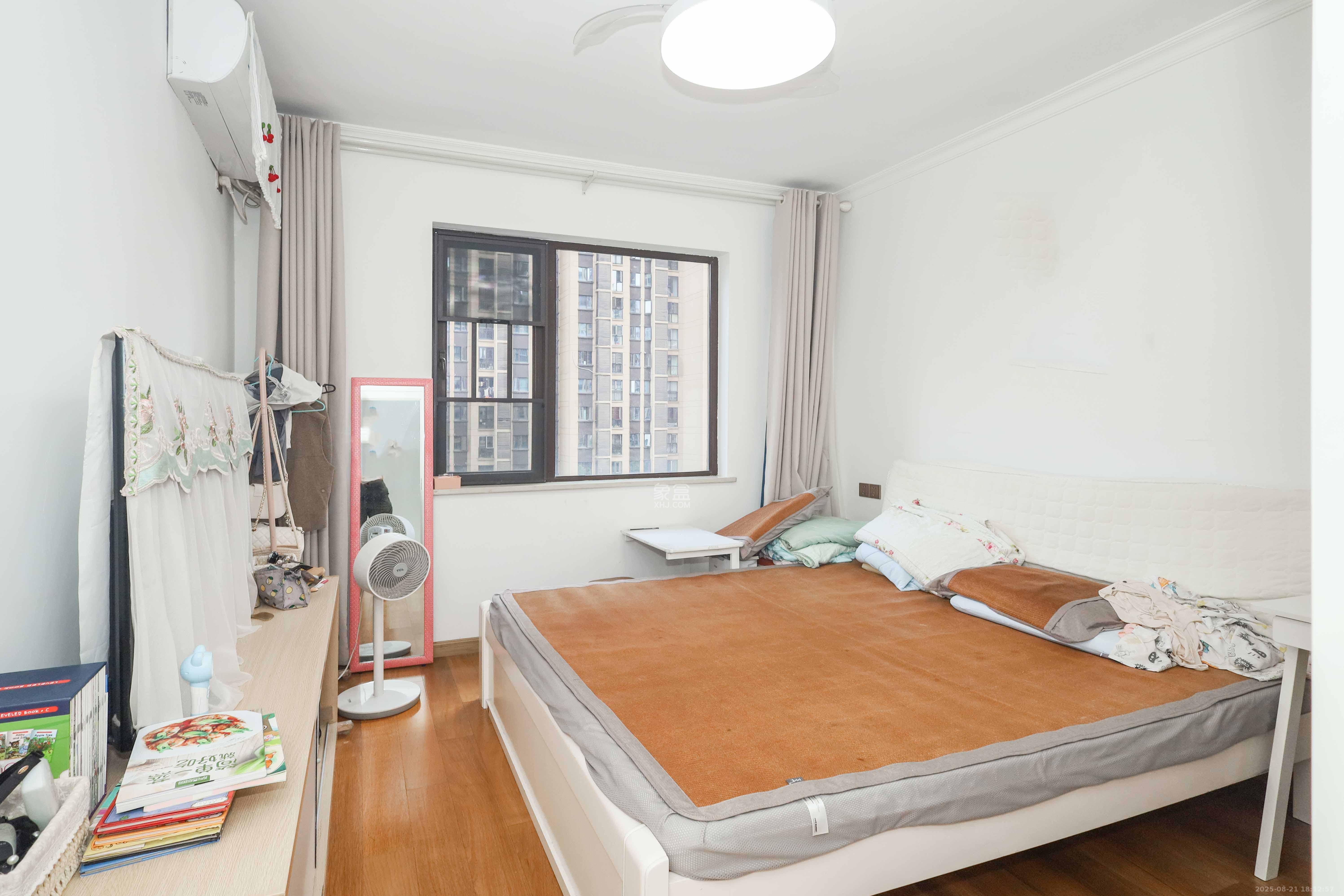 梅溪鑫苑名家  3室2厅2卫    125.0万 梅溪鑫苑名家  3室2厅2卫    125.0万卧室