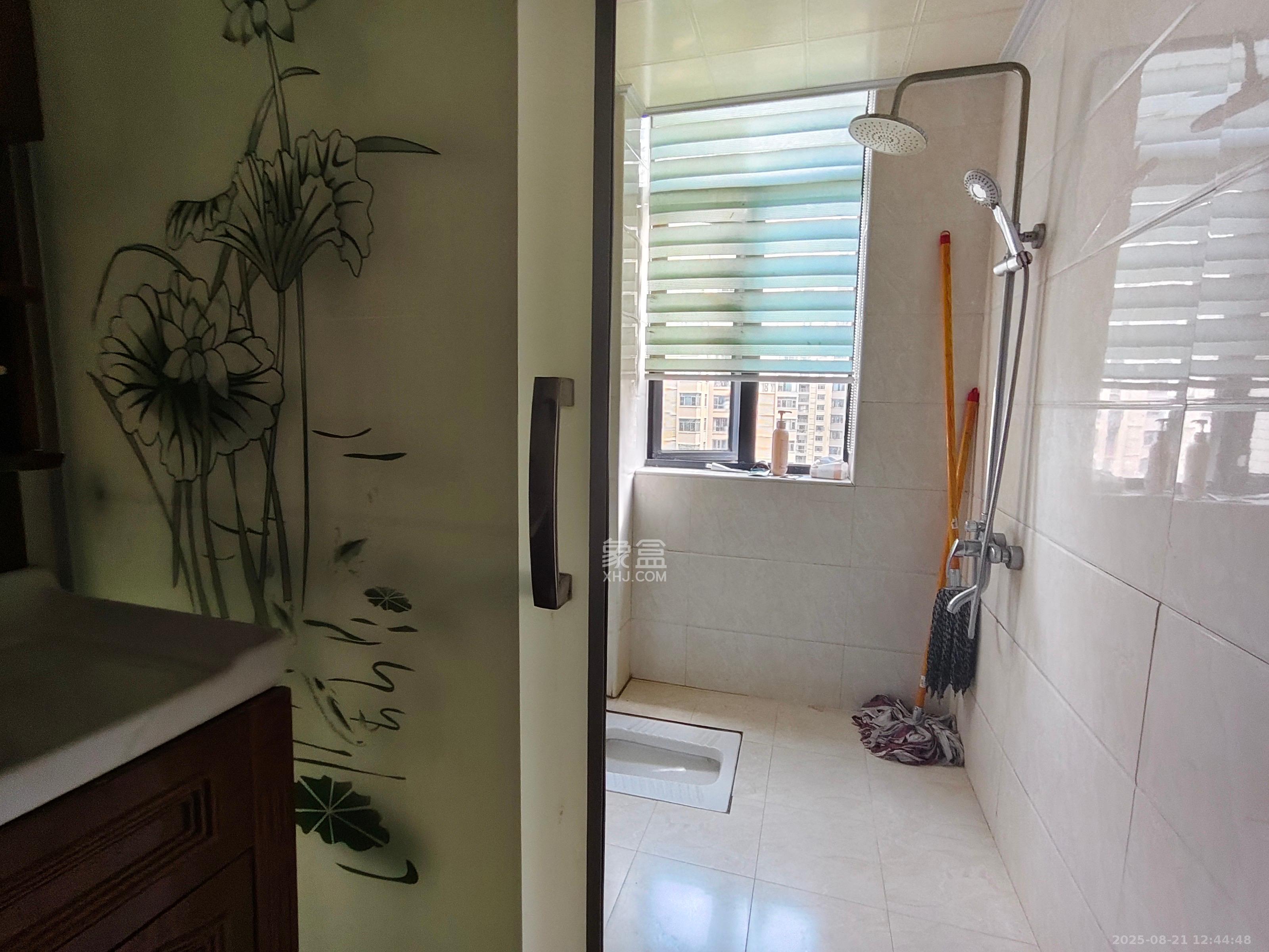 辉煌国际城二期  4室2厅2卫    2700.0元/月室内图