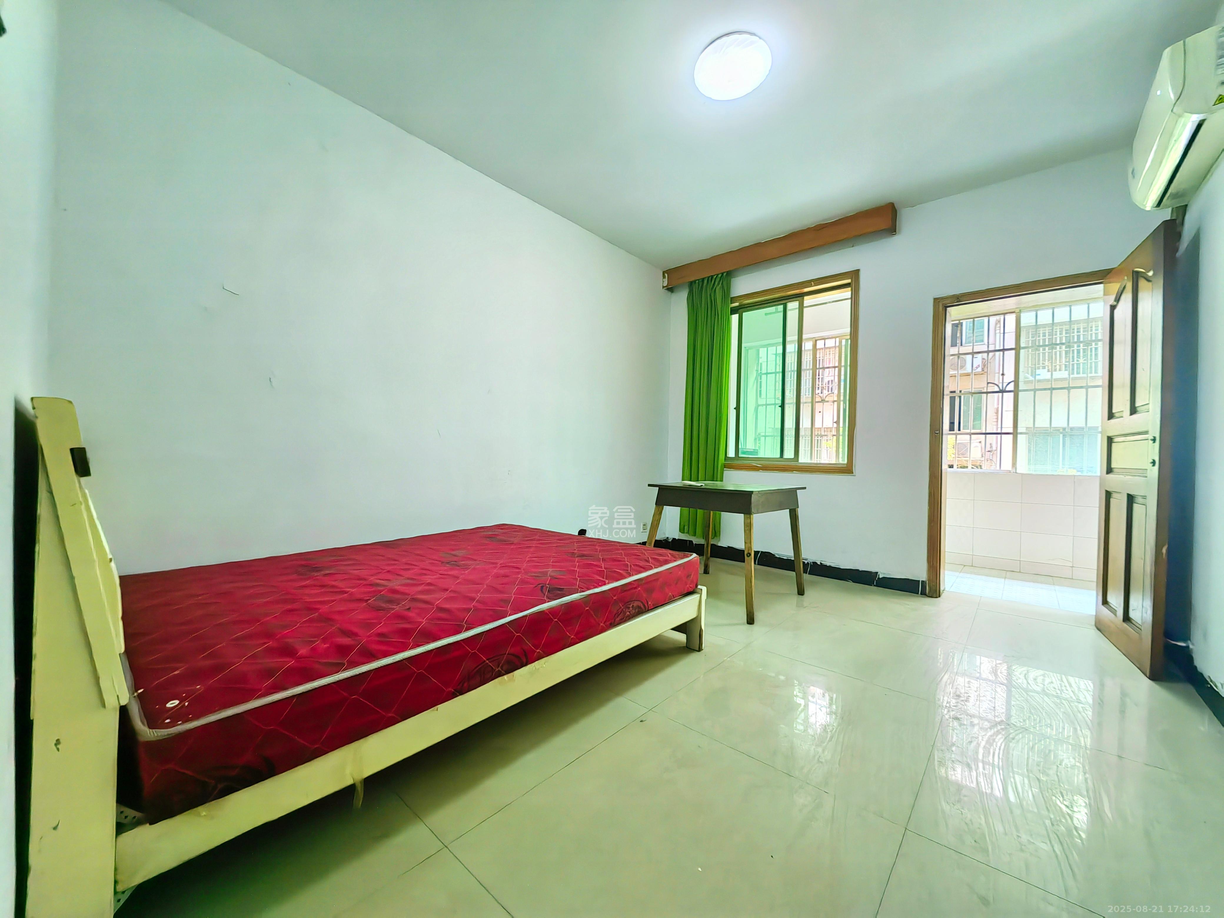 中南汽车世界  2室1厅1卫    1300.0元/月室内图