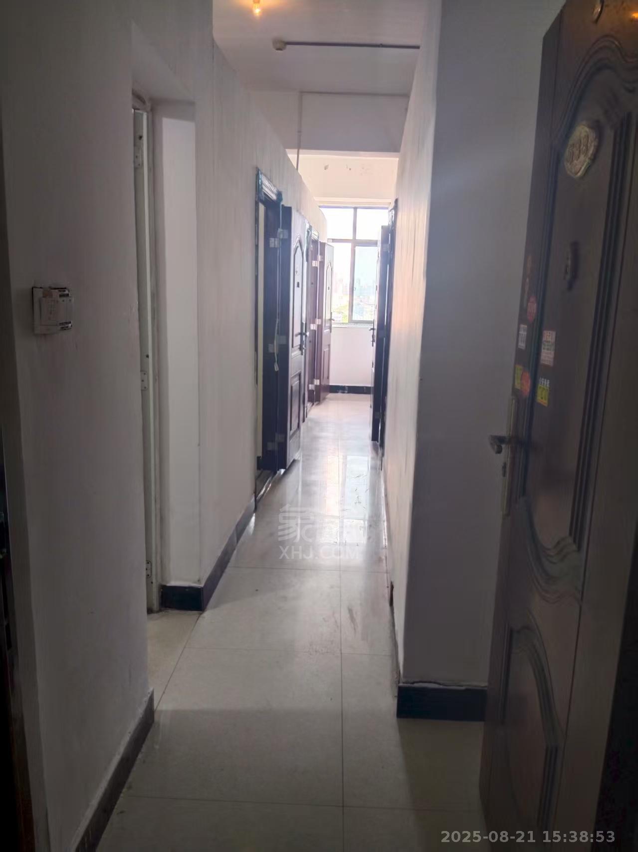 芦淞服装都市工业园  6室3厅4卫    7000.0元/月 芦淞服装都市工业园  6室3厅4卫    7000.0元/月