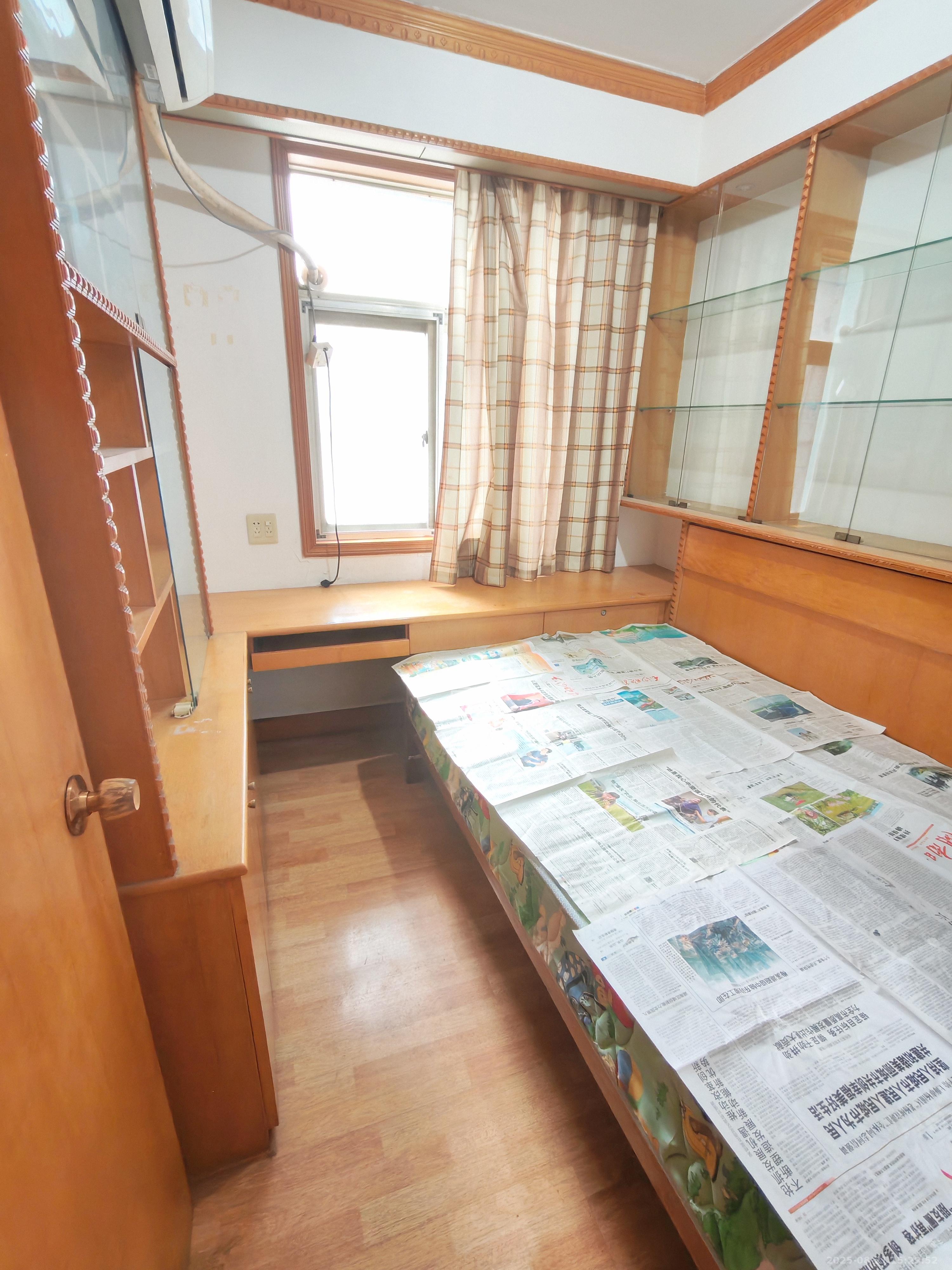 长铁高层  3室1厅1卫   2200.00元/月