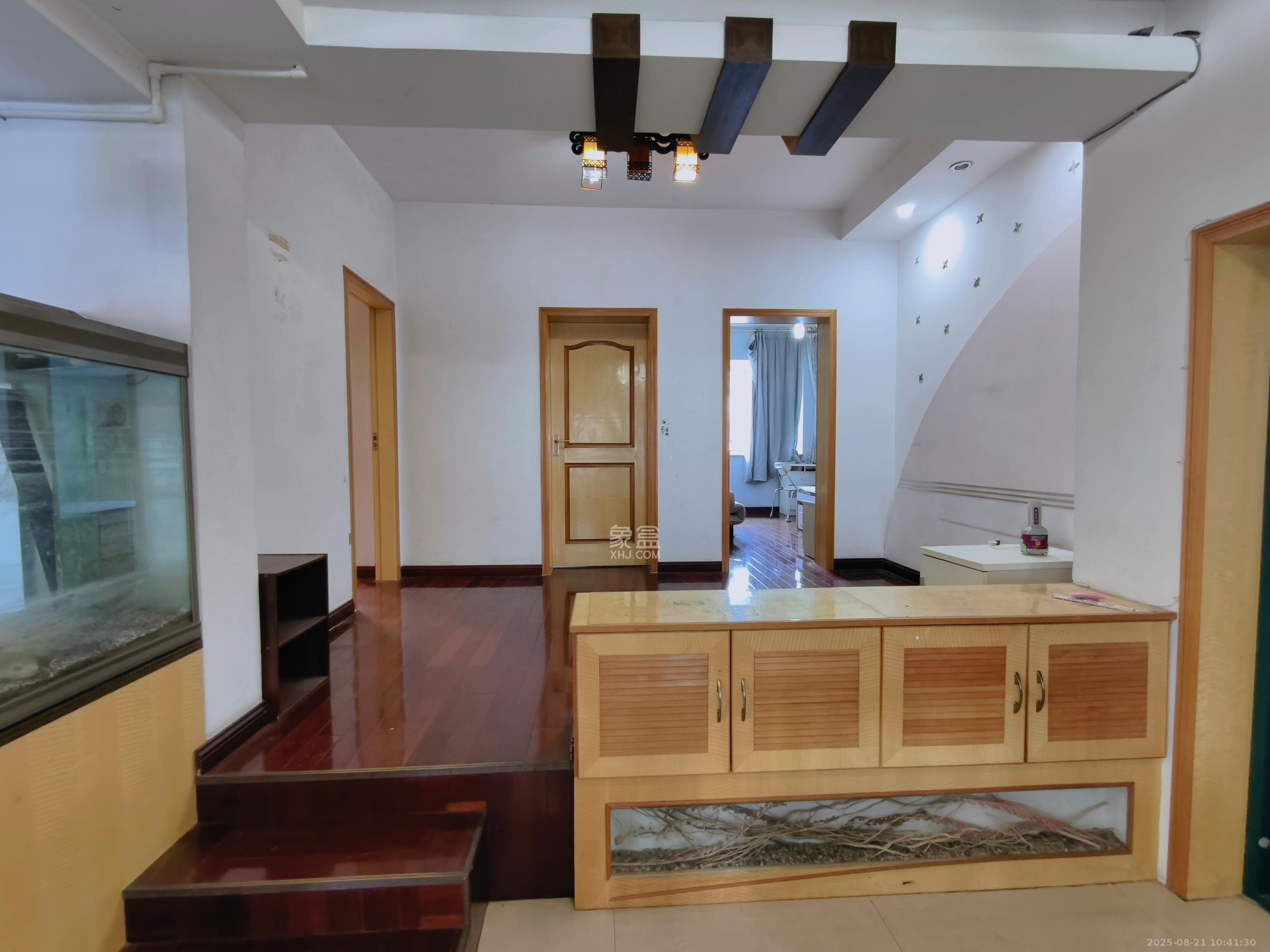 森宇佳园 3室2厅2卫 2400.0元/月 森宇佳园 3室2厅2卫 2400.0元/月室内图