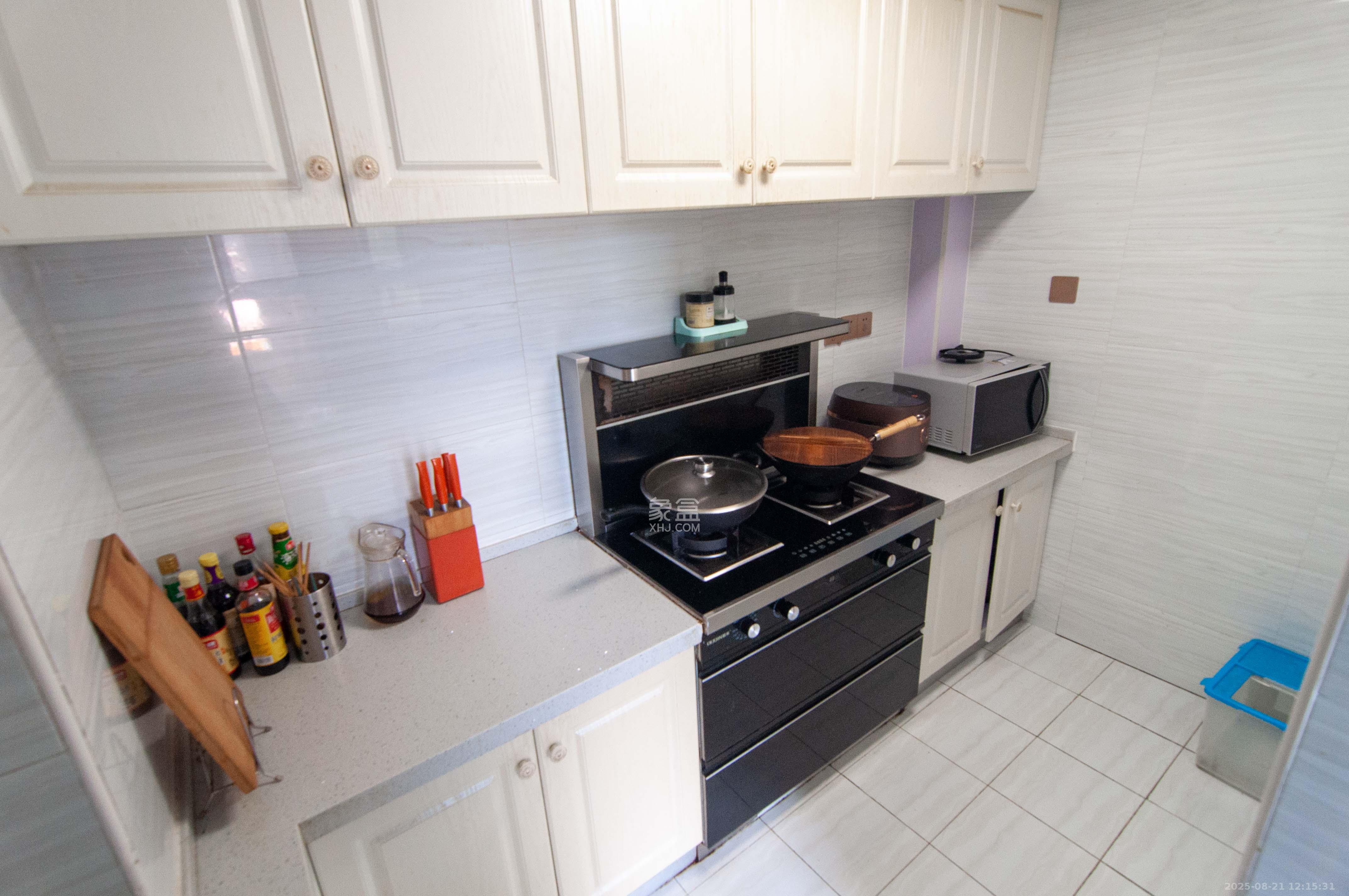 金茂梅溪湖 3室2厅2卫 140.0万 金茂梅溪湖 3室2厅2卫 140.0万厨房