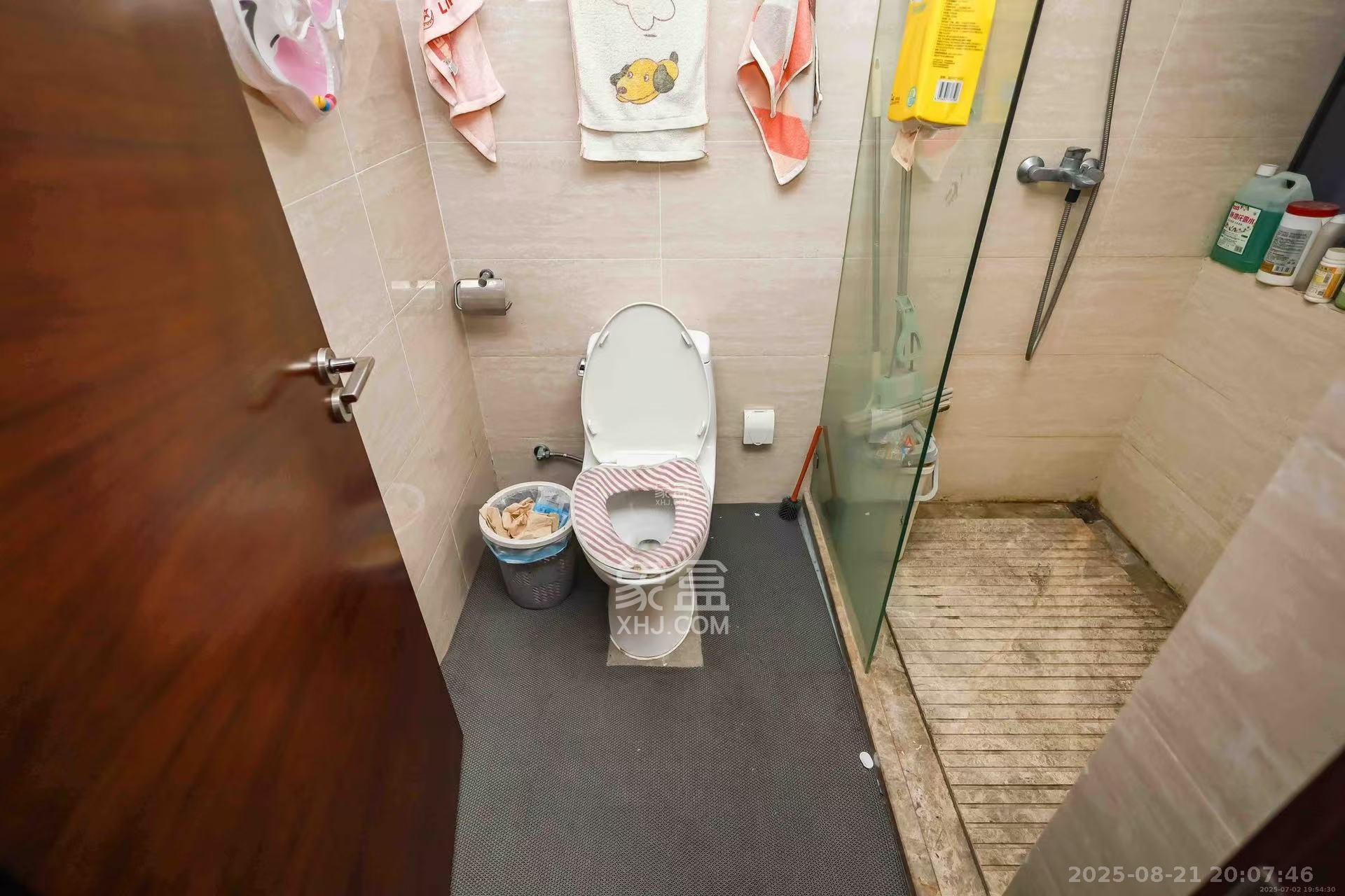 荣泰广场 3室2厅2卫 2800.0元/月 荣泰广场 3室2厅2卫 2800.0元/月室内图