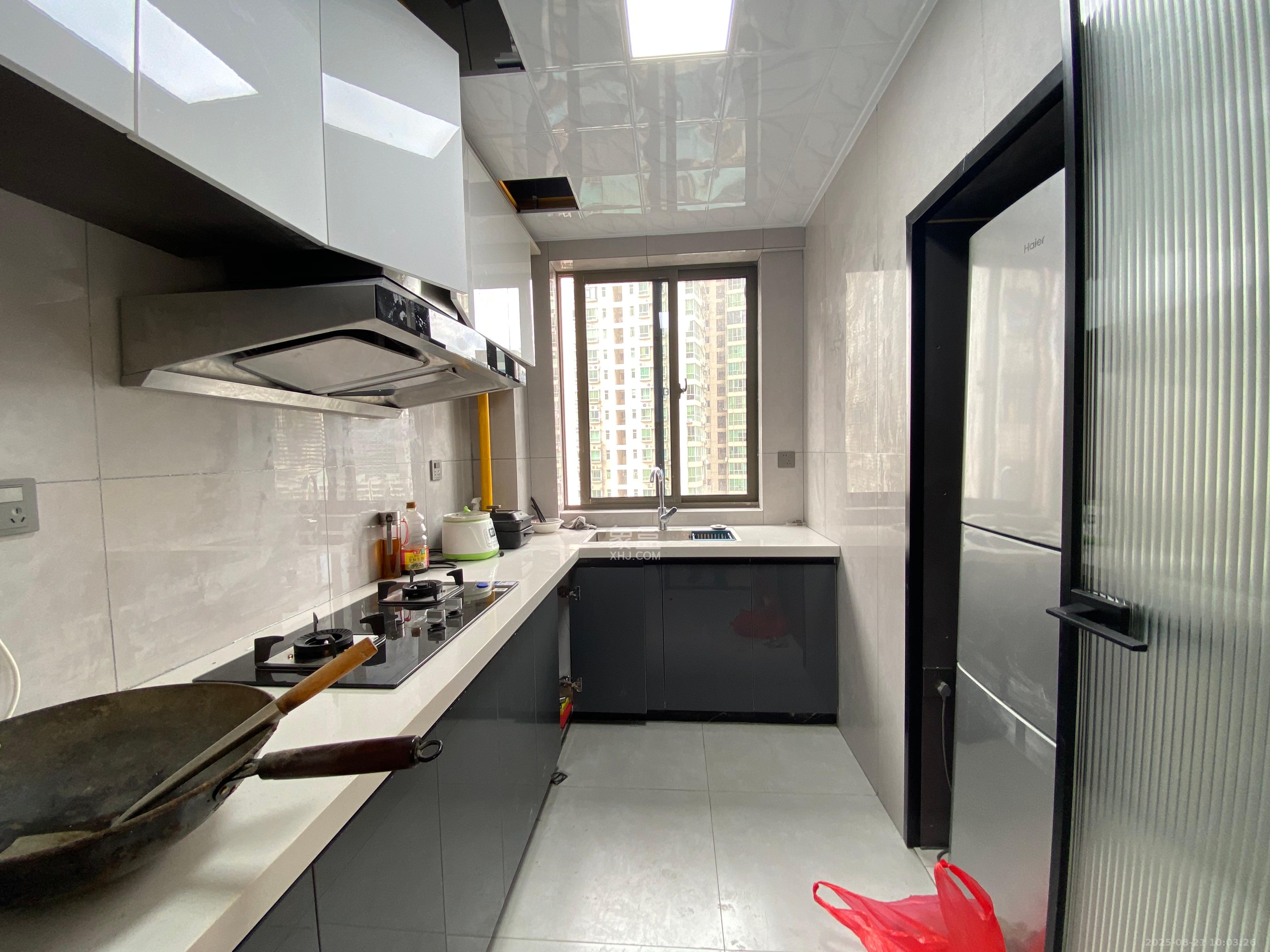 东塘SOHO(东上恒源大厦) 2室2厅1卫 2800.0元/月 东塘SOHO(东上恒源大厦) 2室2厅1卫 2800.0元/月室内图