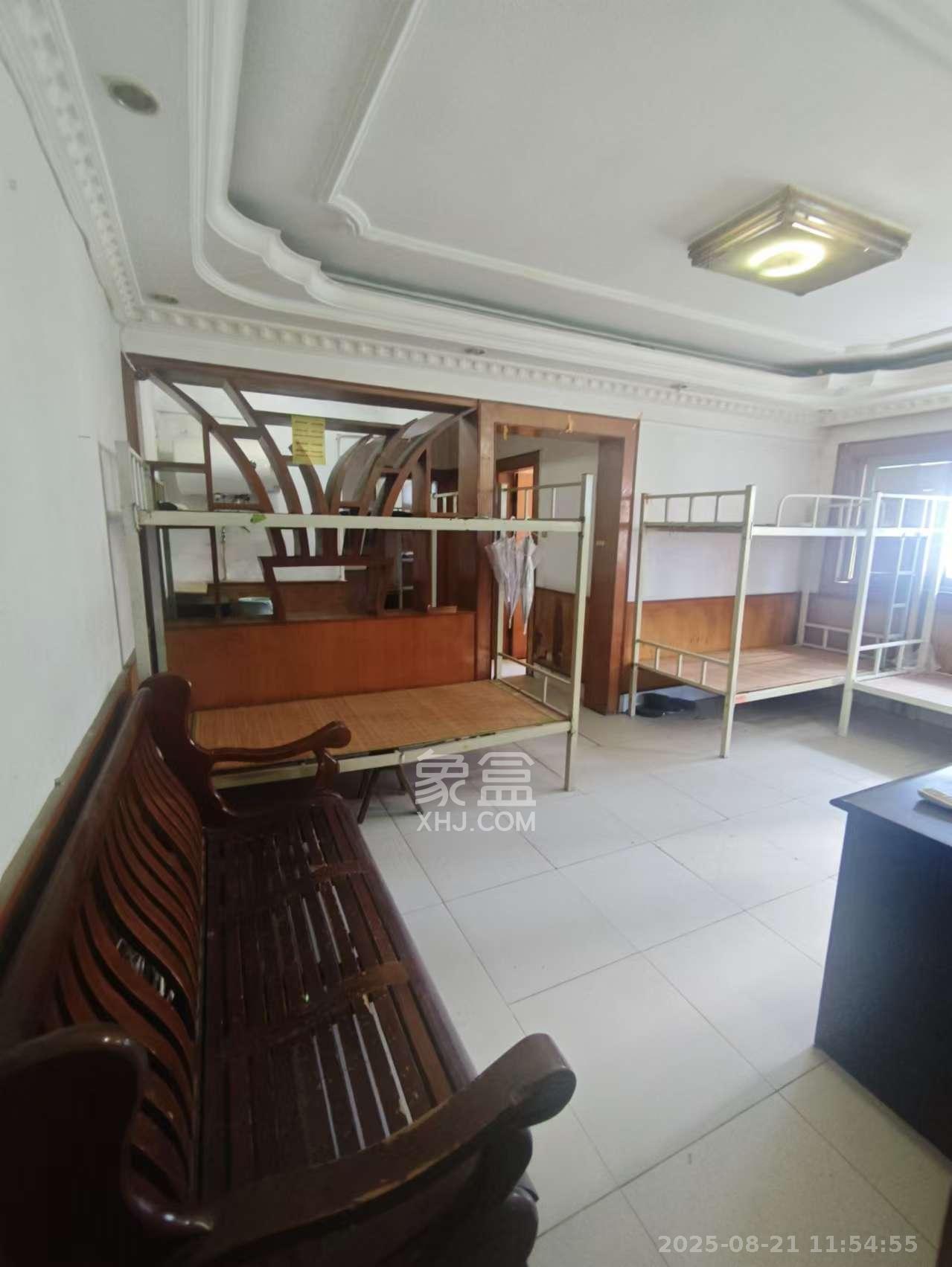 三兴公寓(三兴小区)  3室1厅1卫    2000.0元/月 三兴公寓(三兴小区)  3室1厅1卫    2000.0元/月