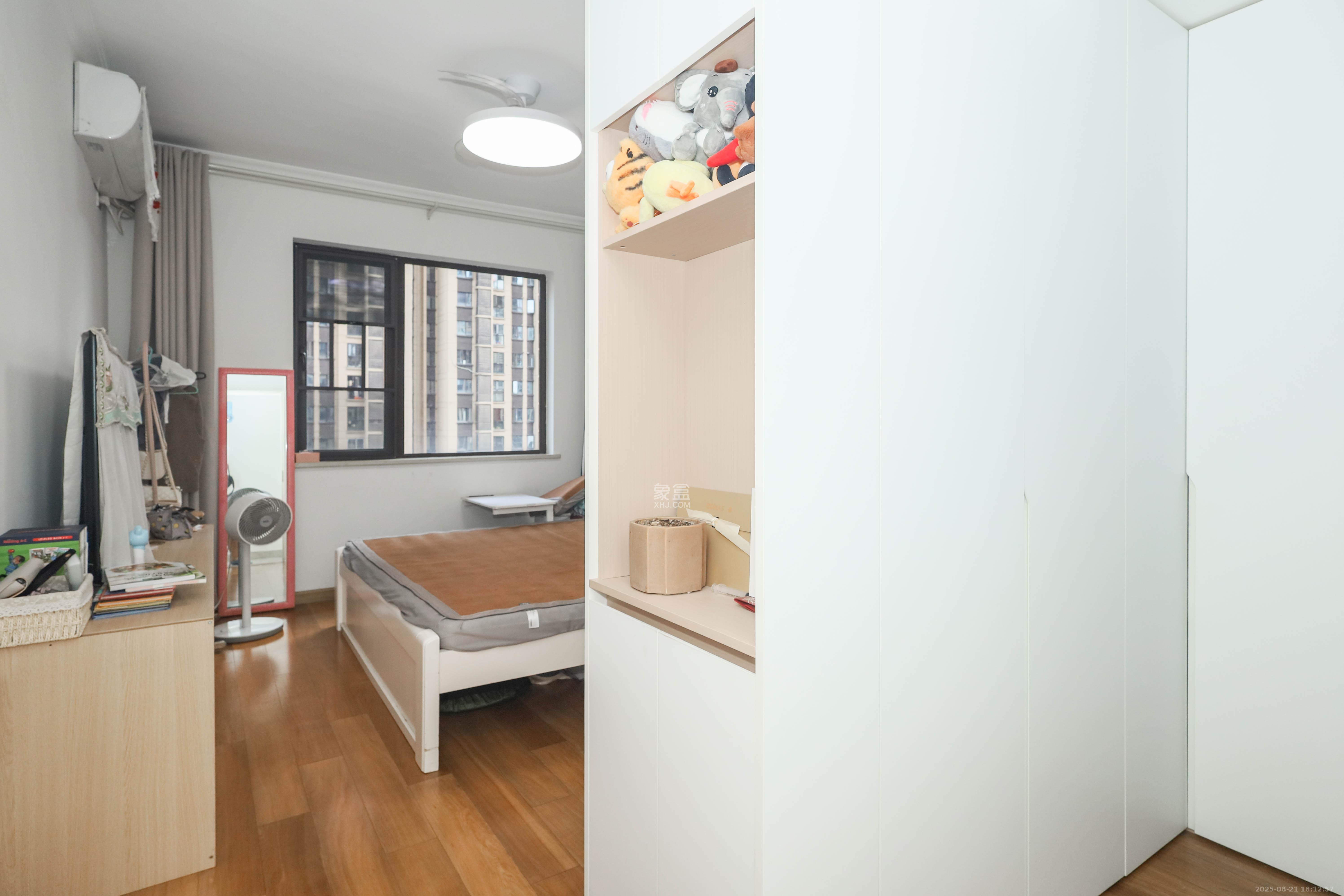 梅溪鑫苑名家  3室2厅2卫    125.0万 梅溪鑫苑名家  3室2厅2卫    125.0万卧室